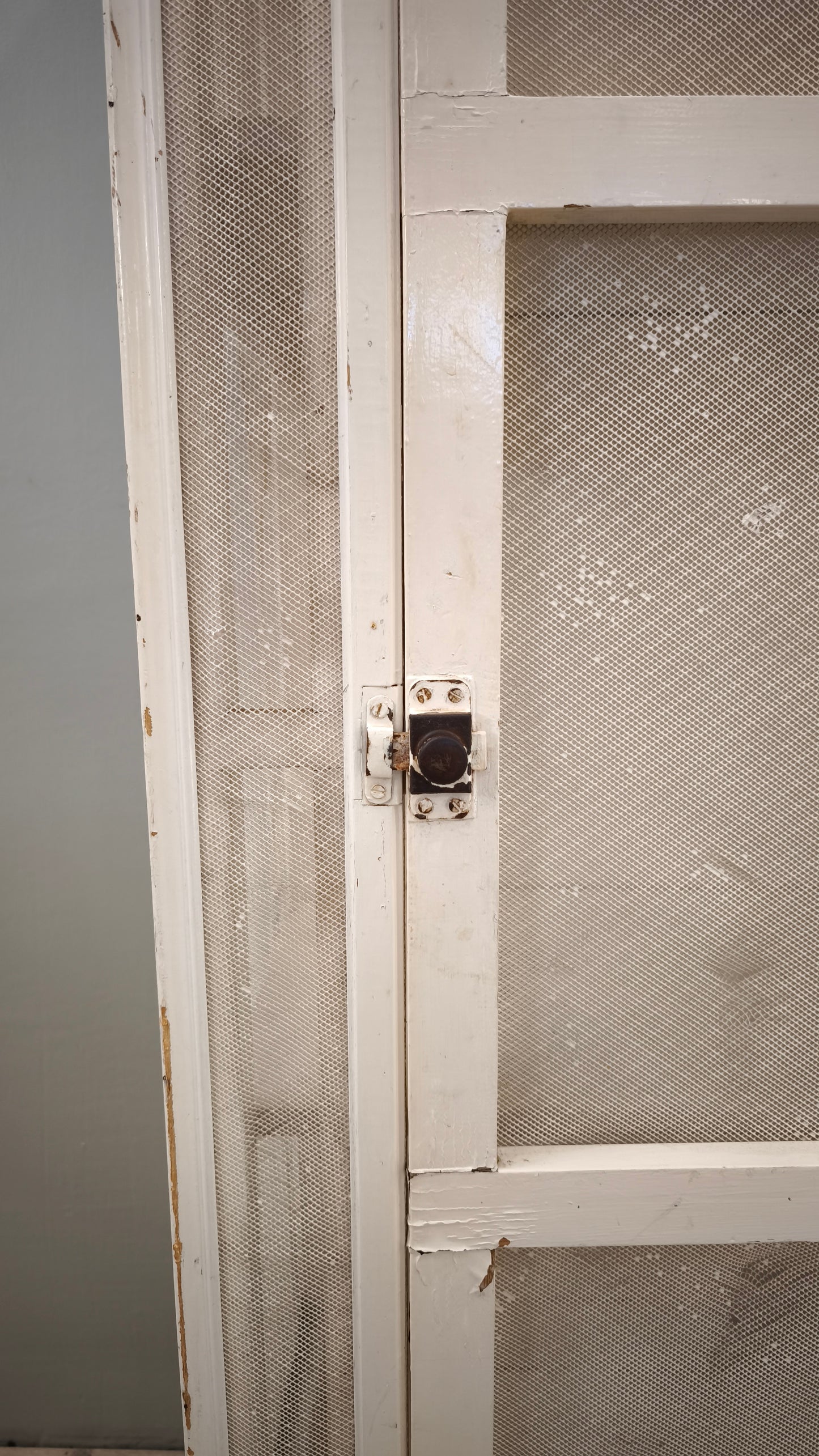 85858 Mobiletto bianco con rete
