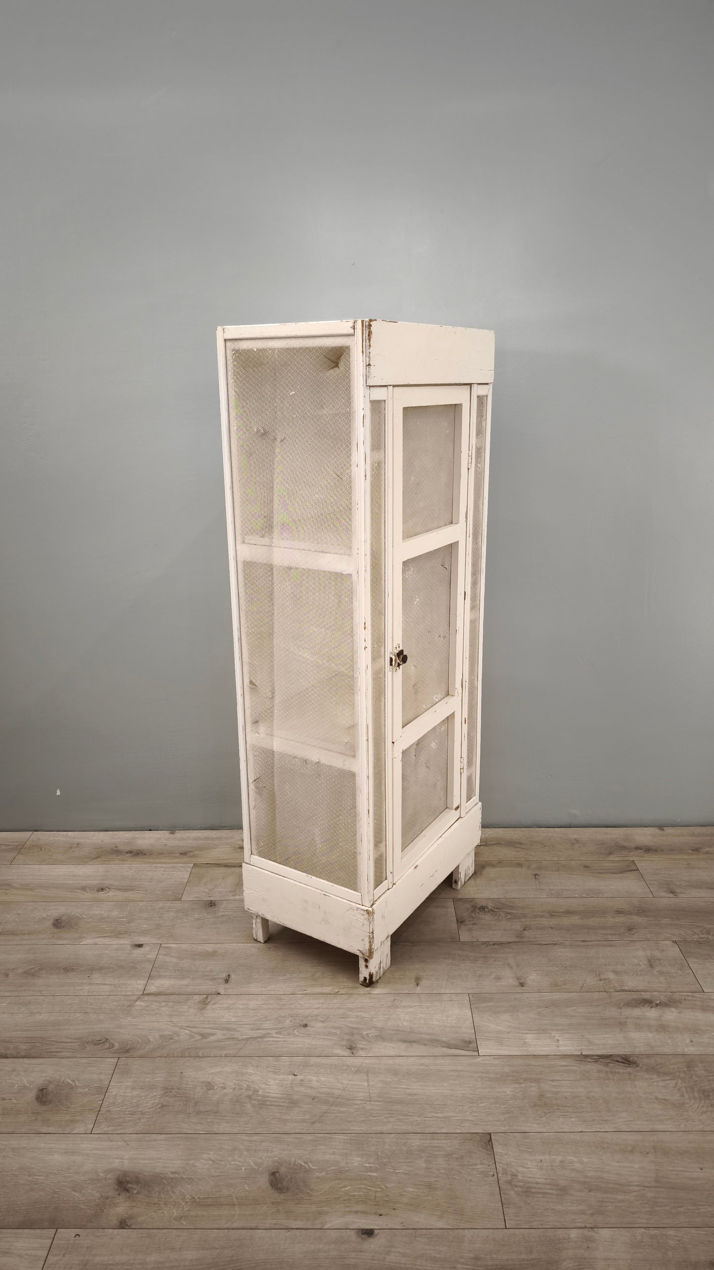 85858 Mobiletto bianco con rete
