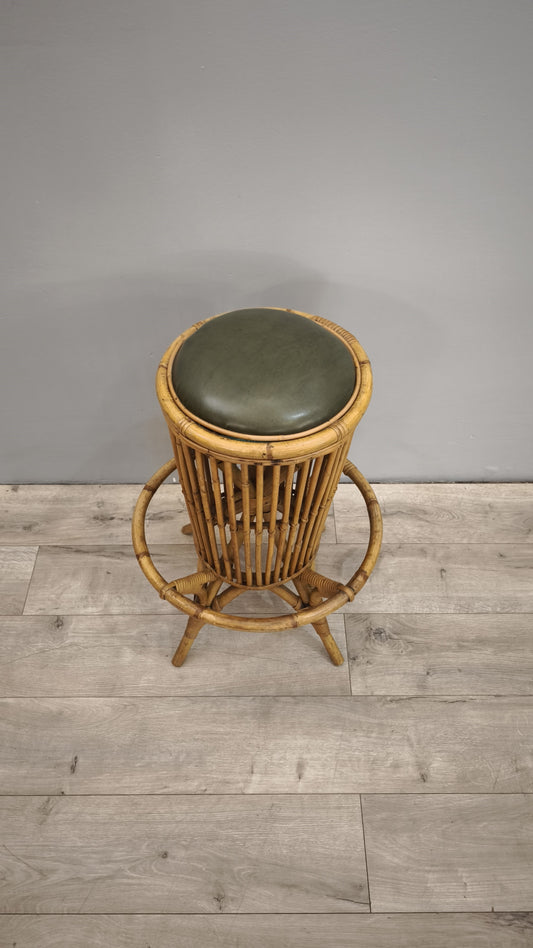 86013 Sgabello in bambù con seduta in pelle