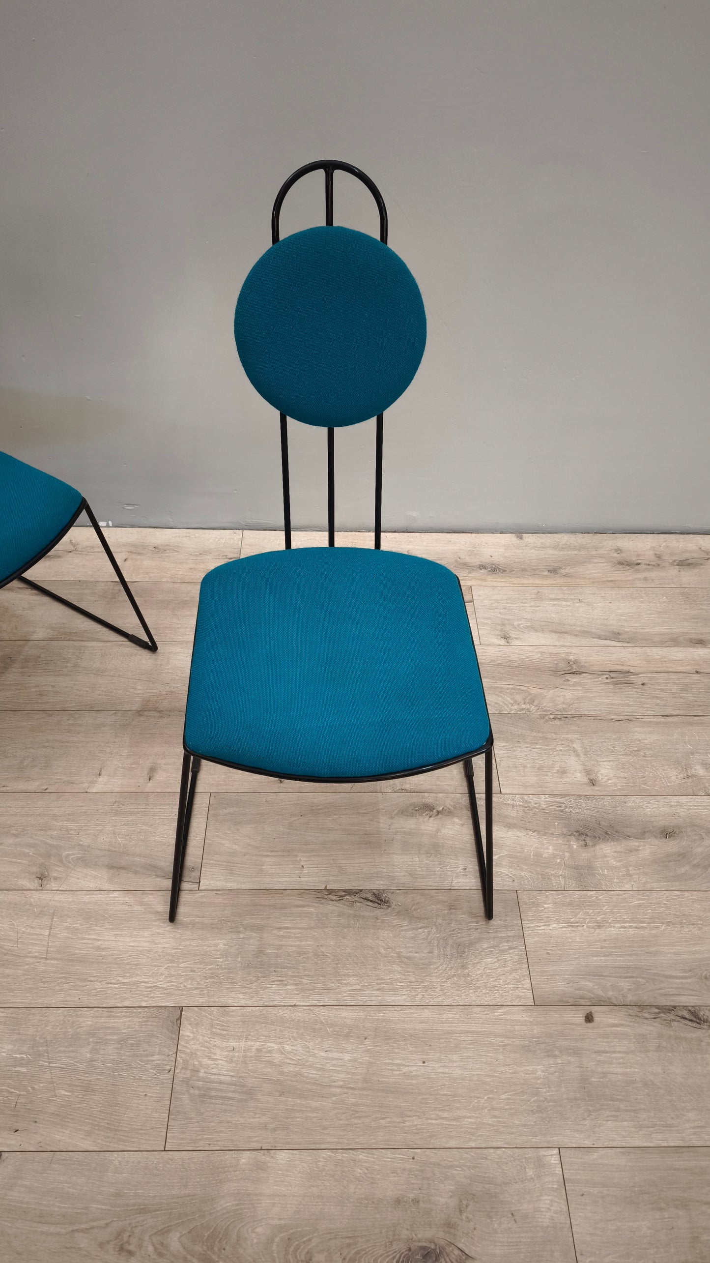 86012 Sedia in metallo e tessuto color ottanio