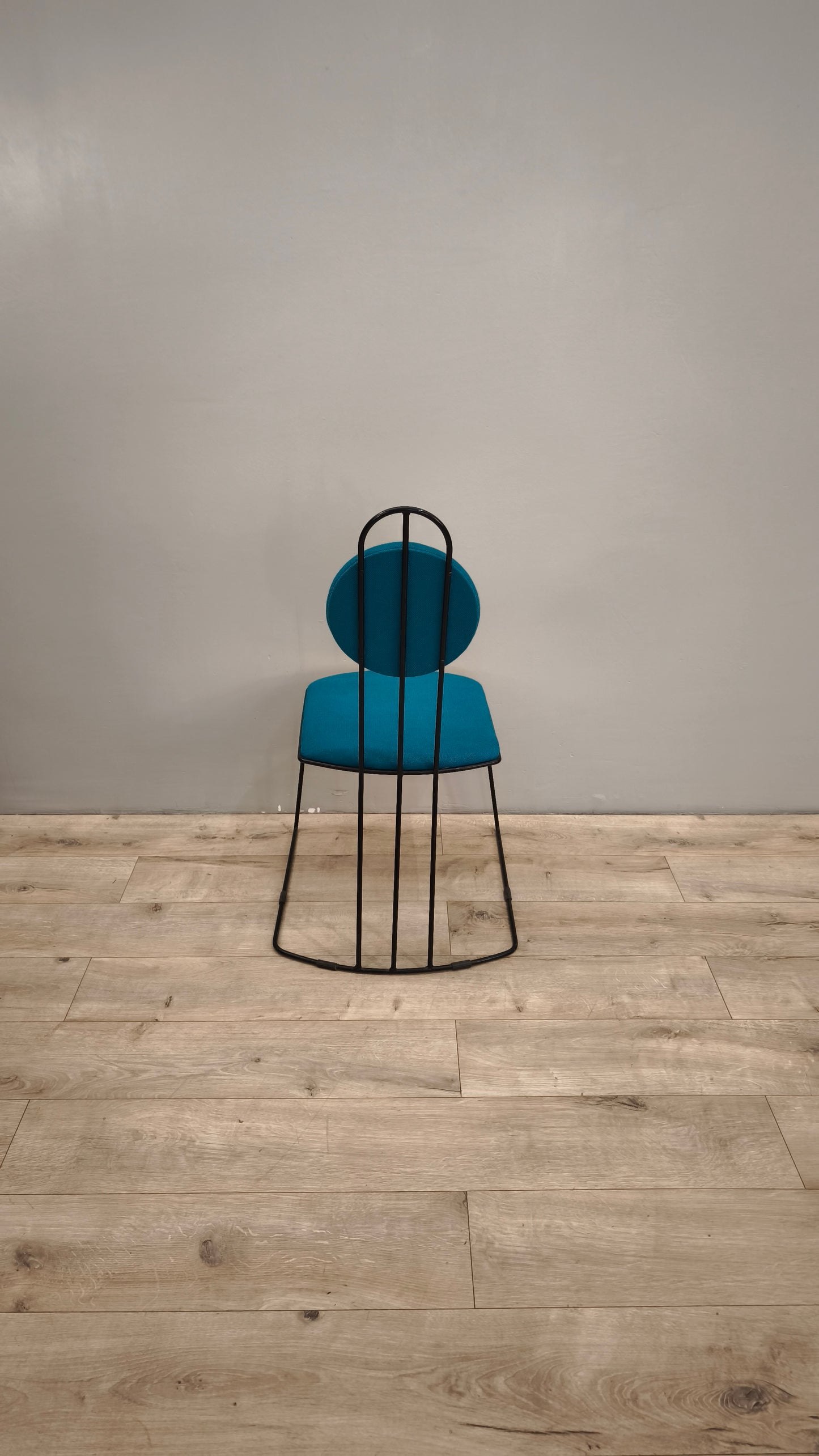 86012 Sedia in metallo e tessuto color ottanio