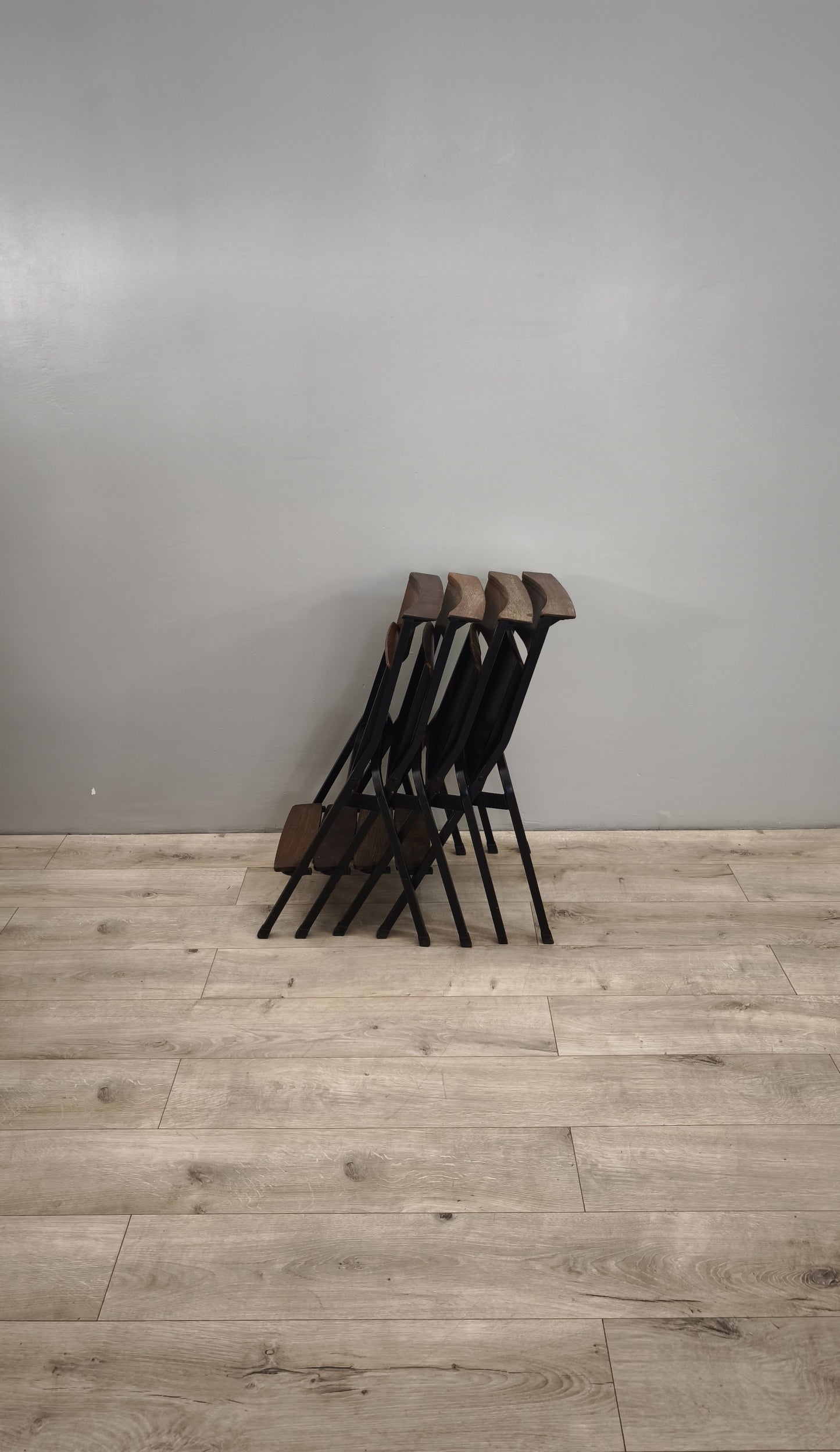 86011 Sedia da chiesa in legno e ferro con seduta pieghevole