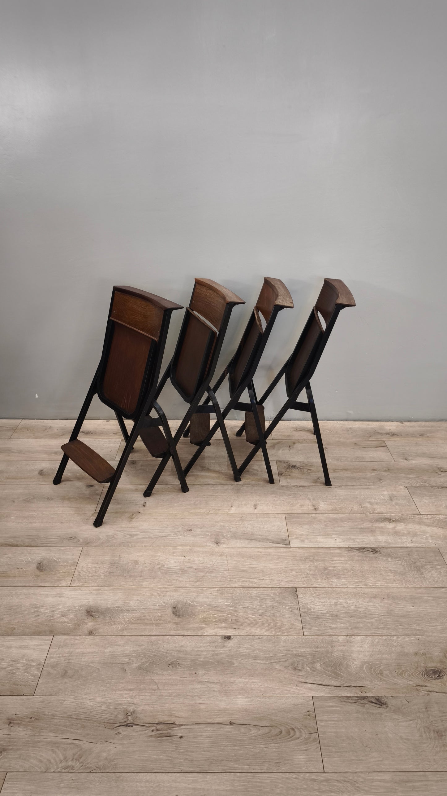 86011 Sedia da chiesa in legno e ferro con seduta pieghevole