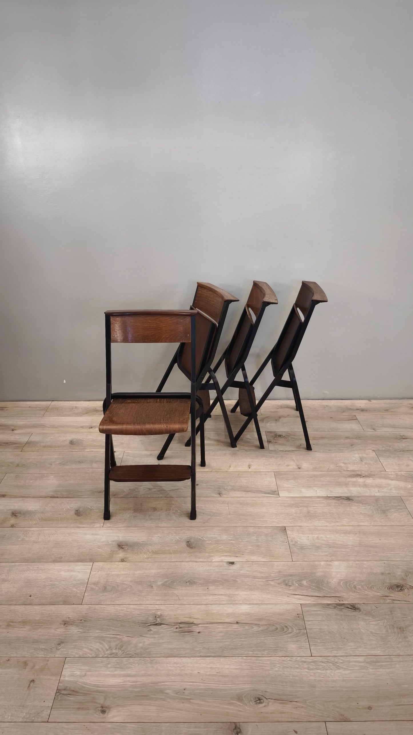 86011 Sedia da chiesa in legno e ferro con seduta pieghevole