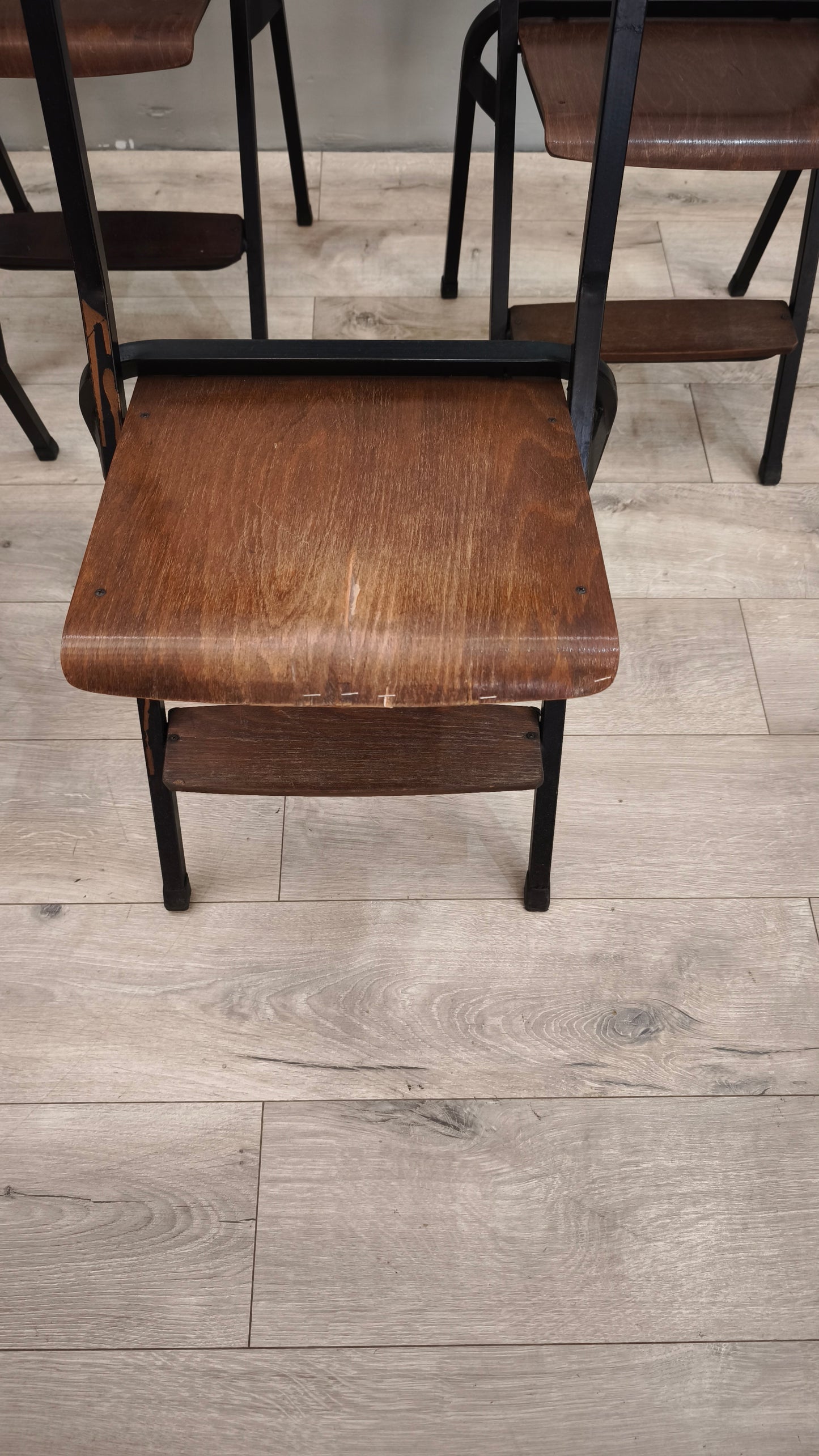 86011 Sedia da chiesa in legno e ferro con seduta pieghevole