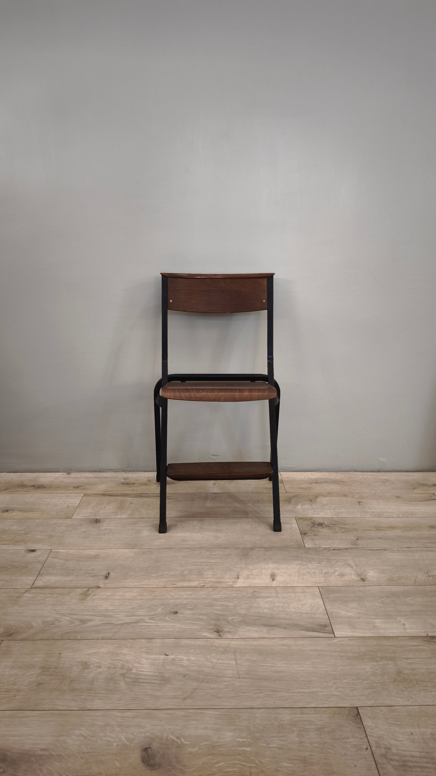 86011 Sedia da chiesa in legno e ferro con seduta pieghevole