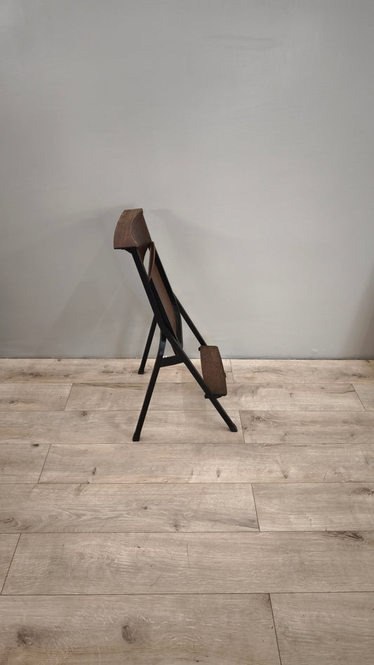 86011 Sedia da chiesa in legno e ferro con seduta pieghevole