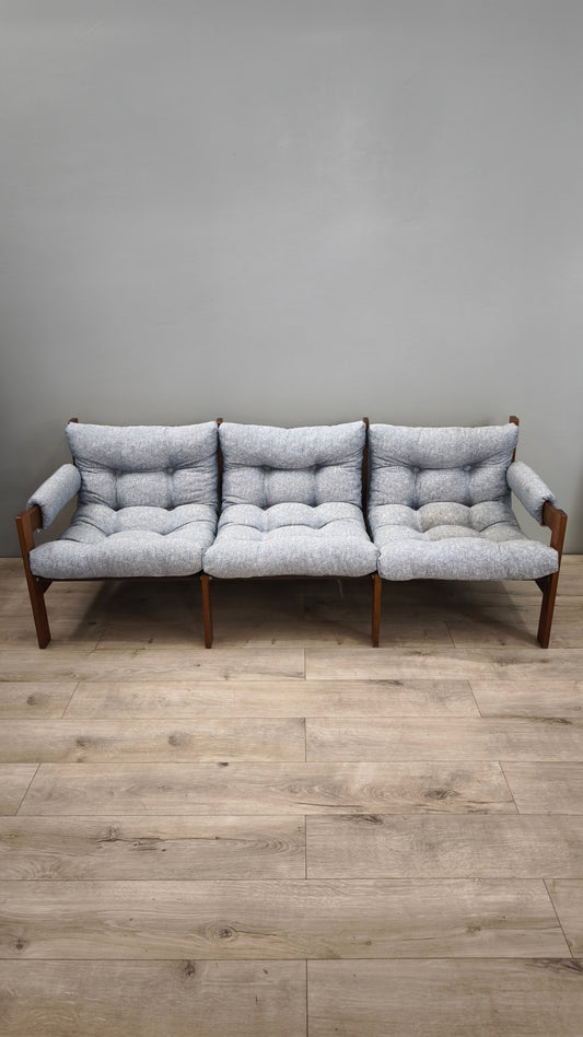 86014 Divano stile nordico in legno e tessuto