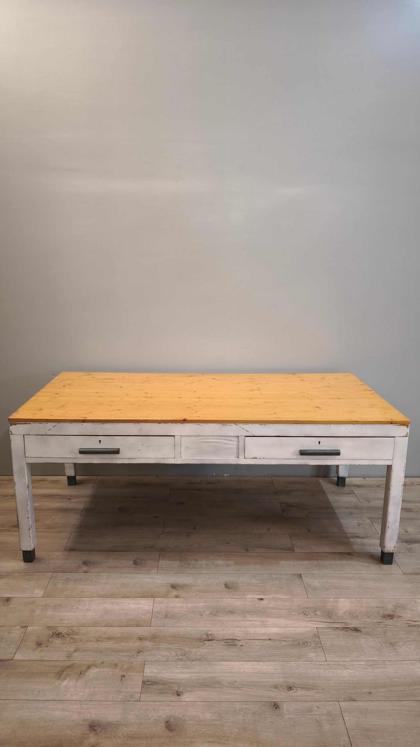 86128 Tavolo rettangolare in legno con base bianca