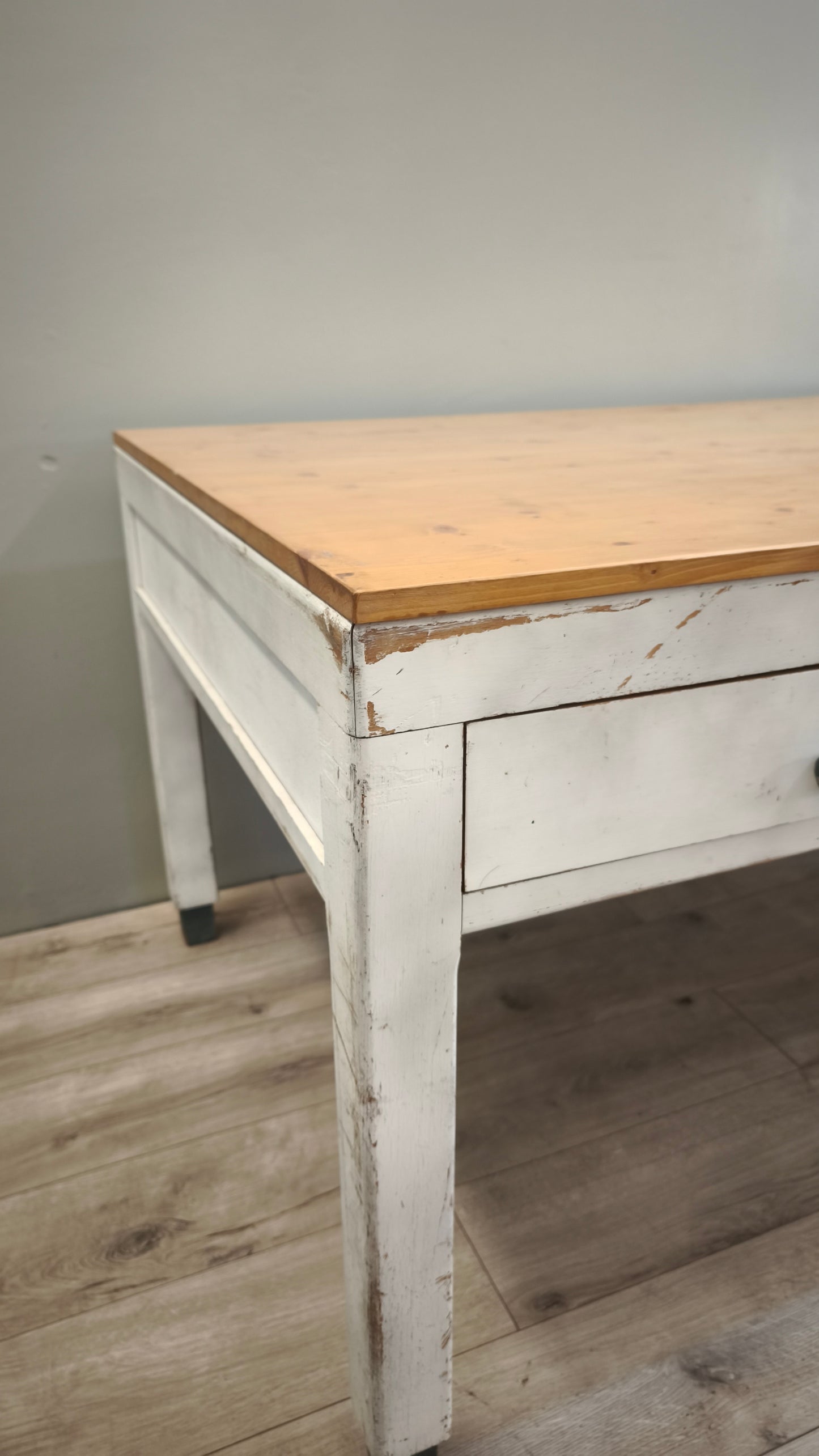 86128 Tavolo rettangolare in legno con base bianca