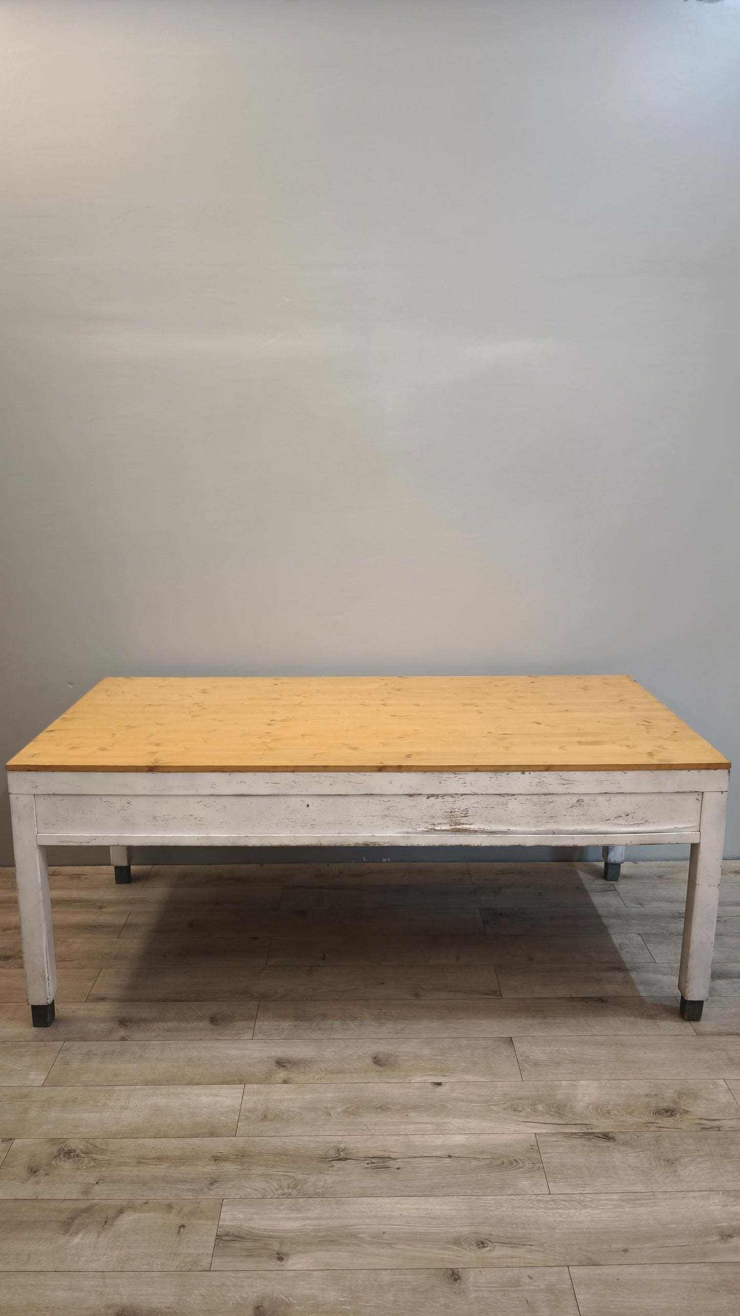 86128 Tavolo rettangolare in legno con base bianca