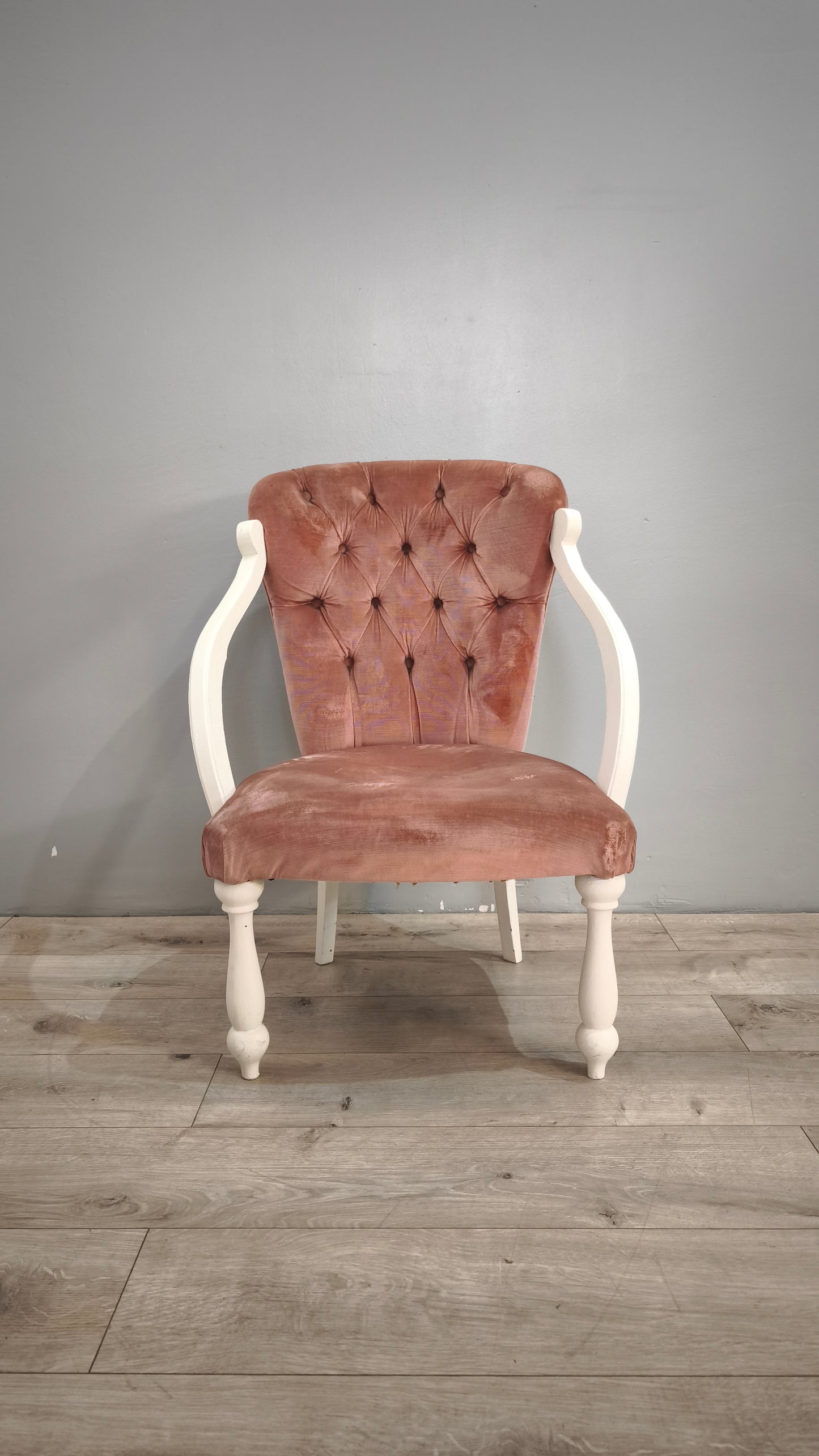 86175 Poltroncina da camera in legno bianco e tessuto rosa