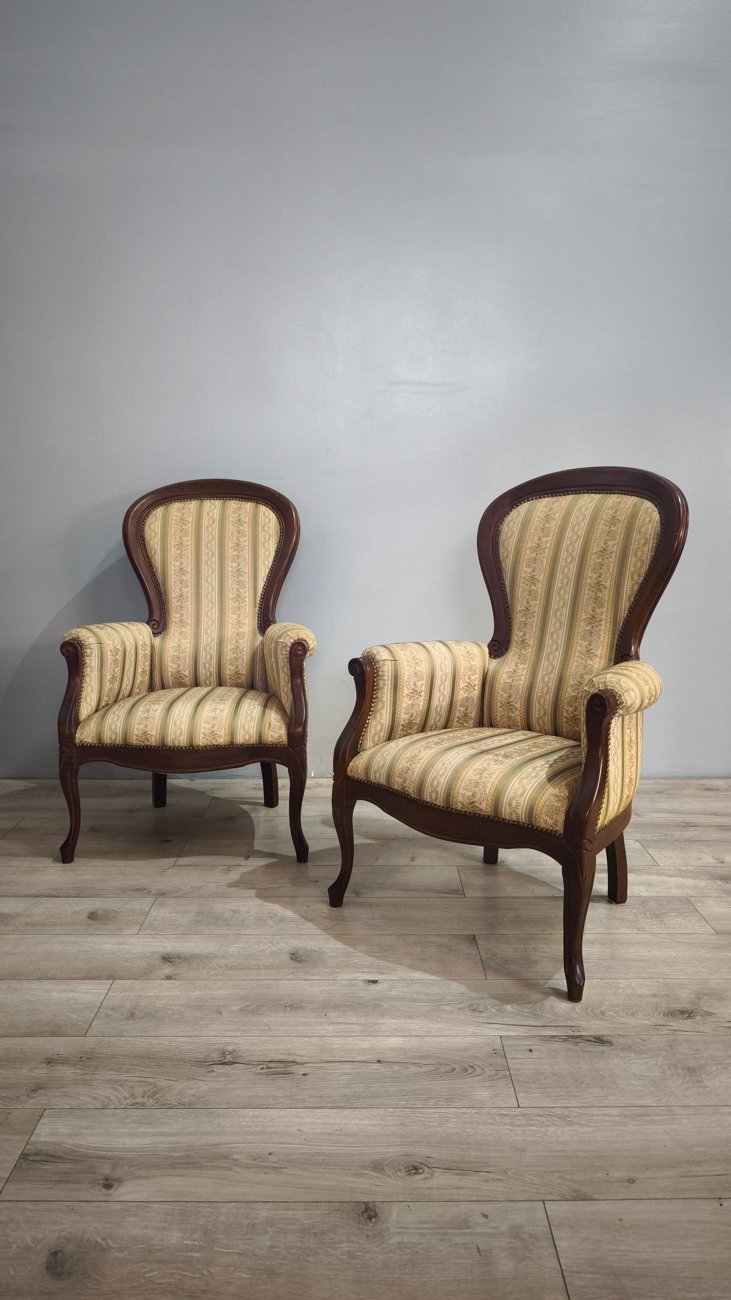 86249 Poltroncina in legno e tessuto