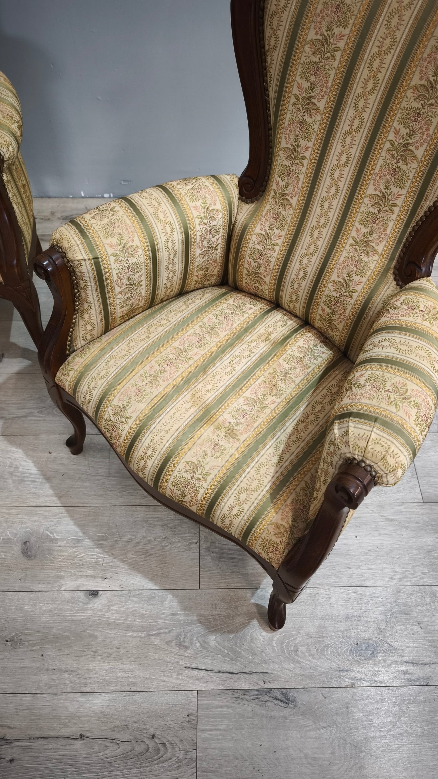 86249 Poltroncina in legno e tessuto