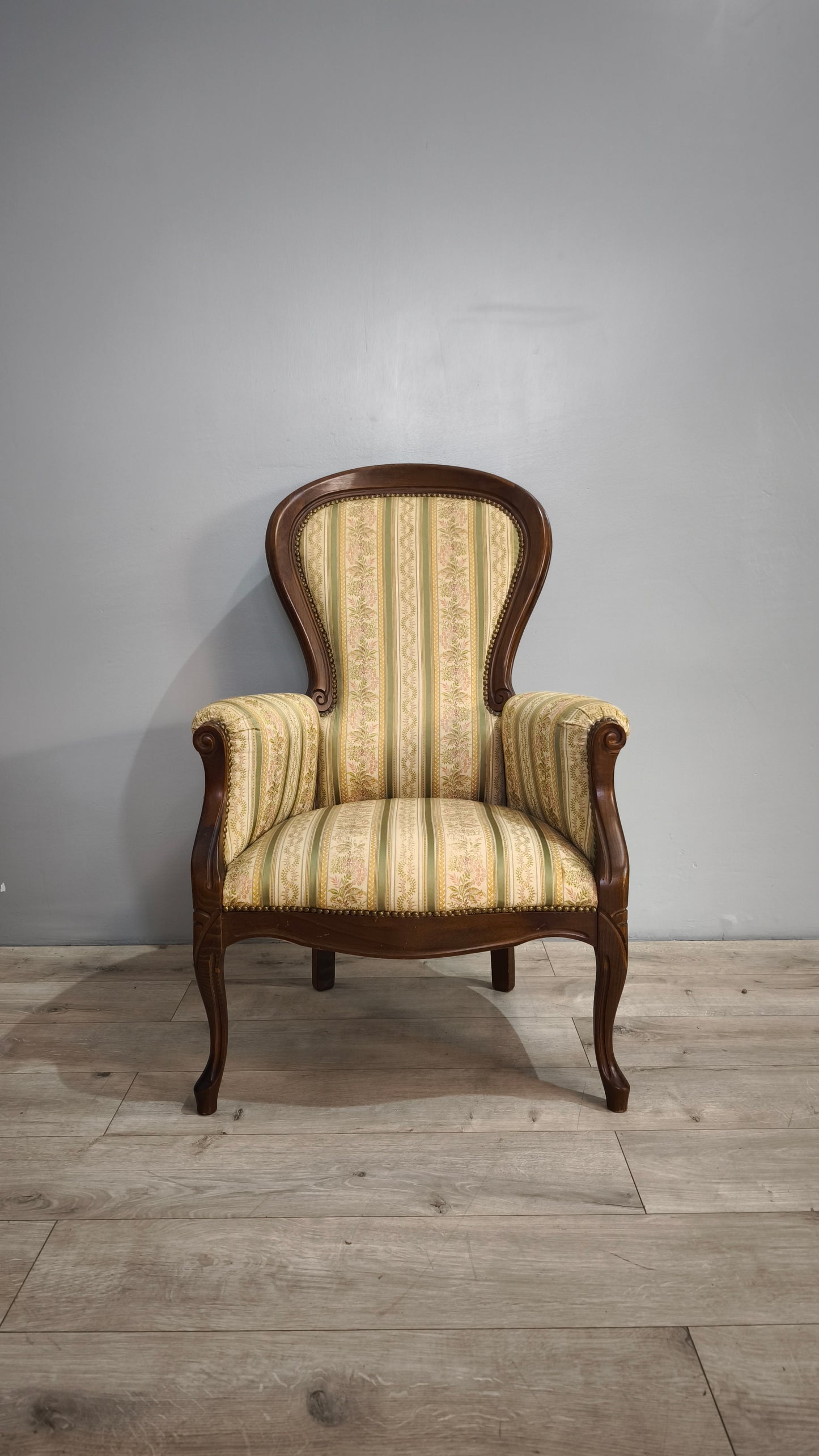 86249 Poltroncina in legno e tessuto