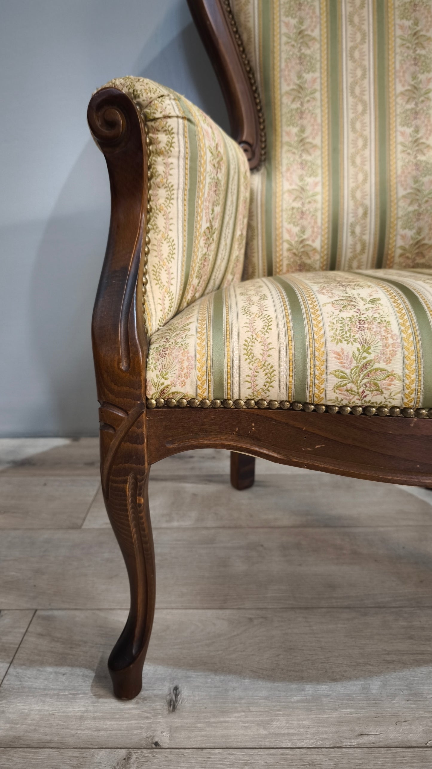 86249 Poltroncina in legno e tessuto