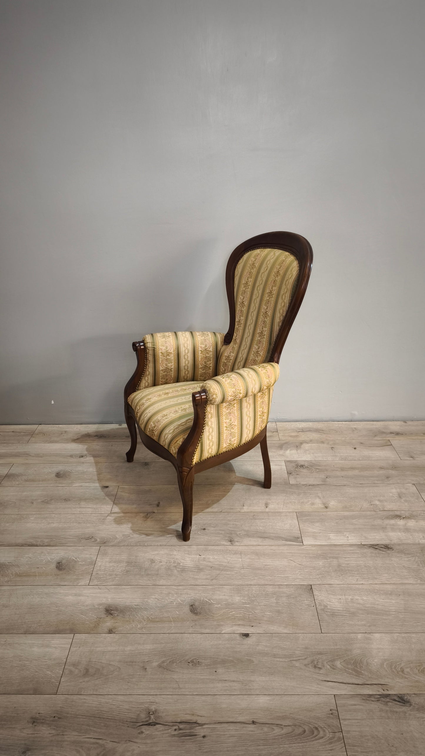 86249 Poltroncina in legno e tessuto