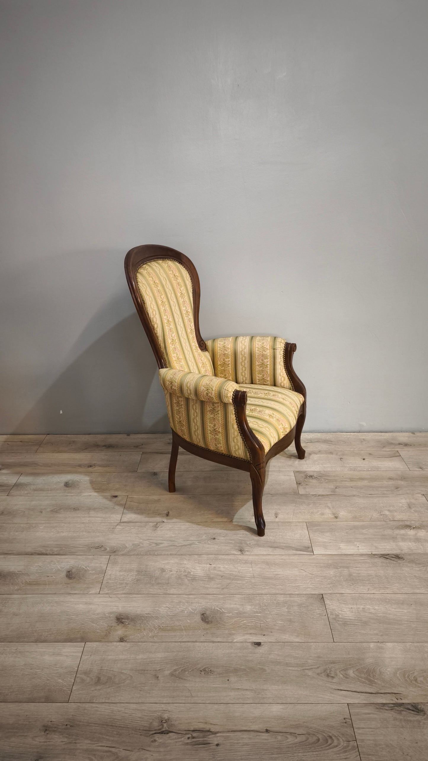 86249 Poltroncina in legno e tessuto