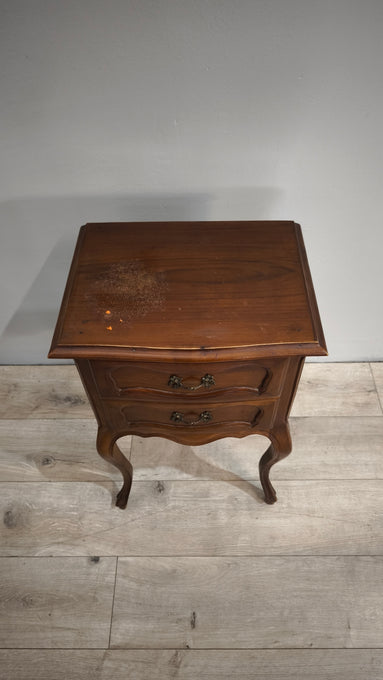 86262 Coppia di comodini in legno con gambe a sciabola