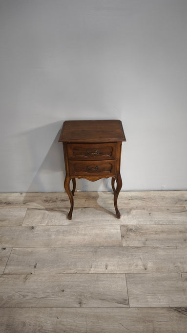 86262 Coppia di comodini in legno con gambe a sciabola