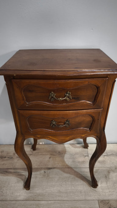 86262 Coppia di comodini in legno con gambe a sciabola