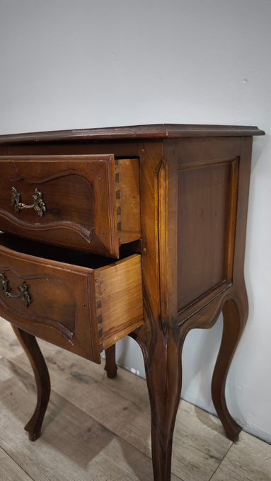 86262 Coppia di comodini in legno con gambe a sciabola