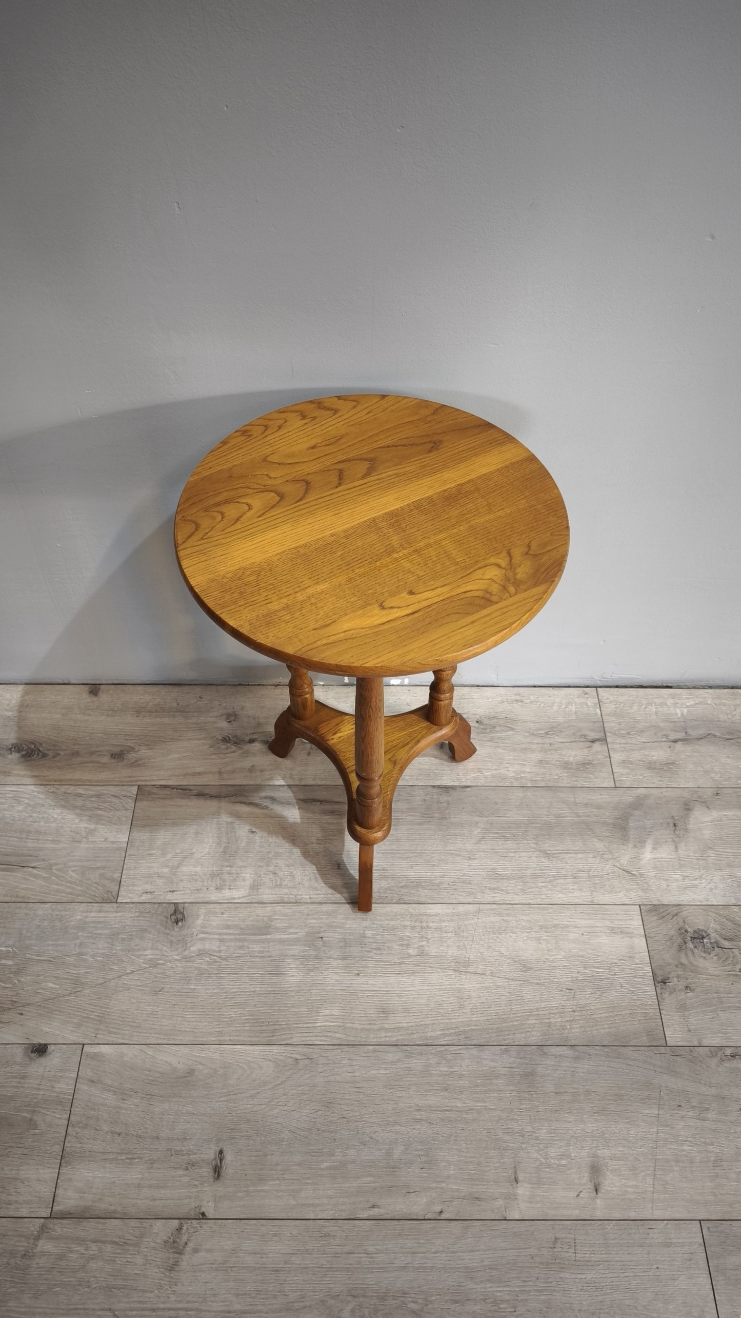 86250 Tavolino da salotto in legno con piano rotondo