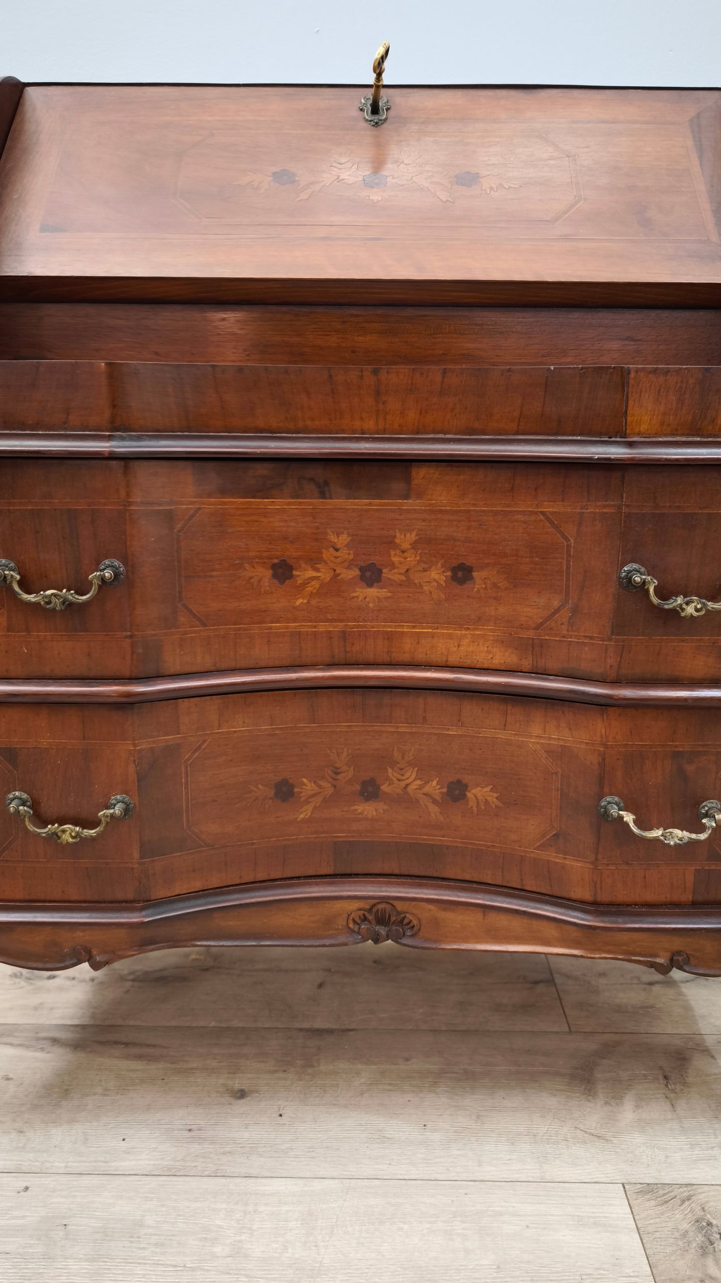 86258 Secretaire intarsiato