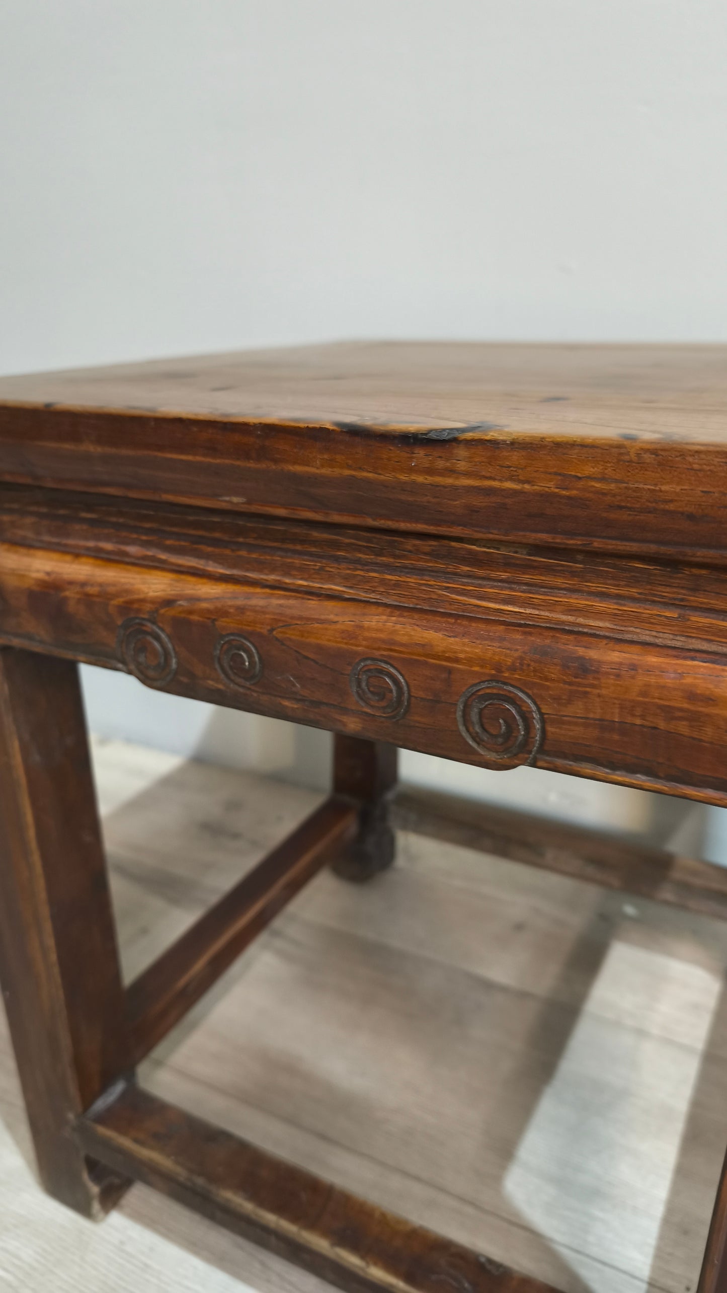 86574 Tavolo da salotto etnico in legno