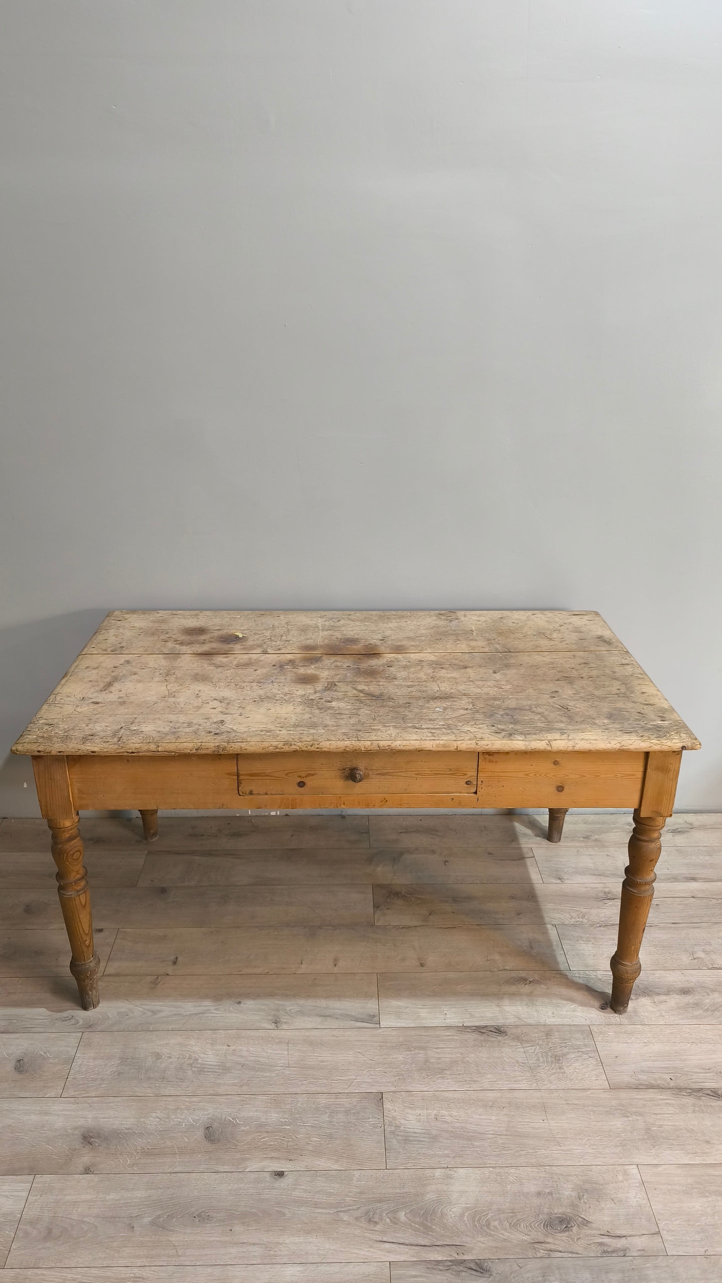 86692 Tavolo rustico in legno massello