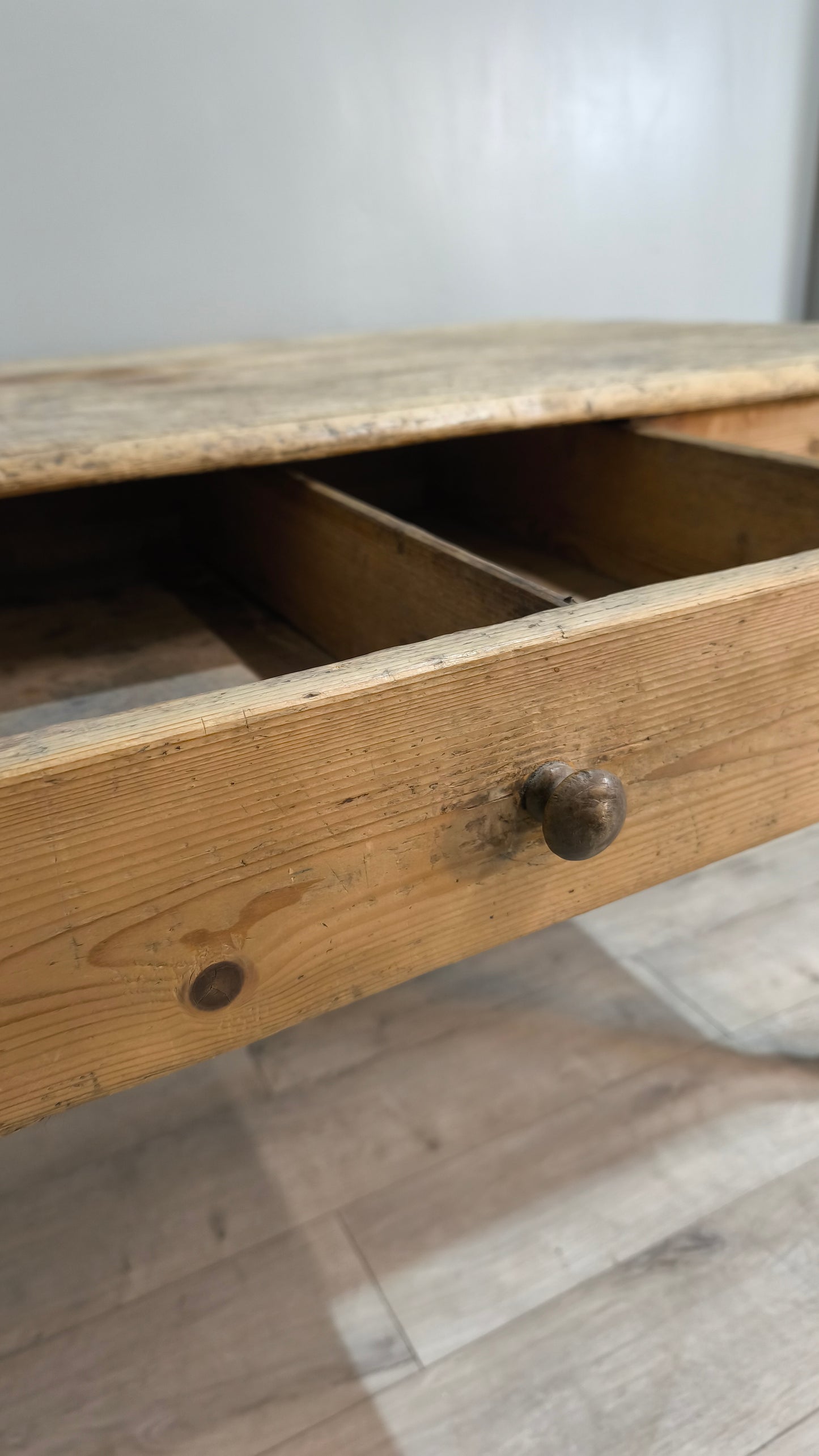 86692 Tavolo rustico in legno massello