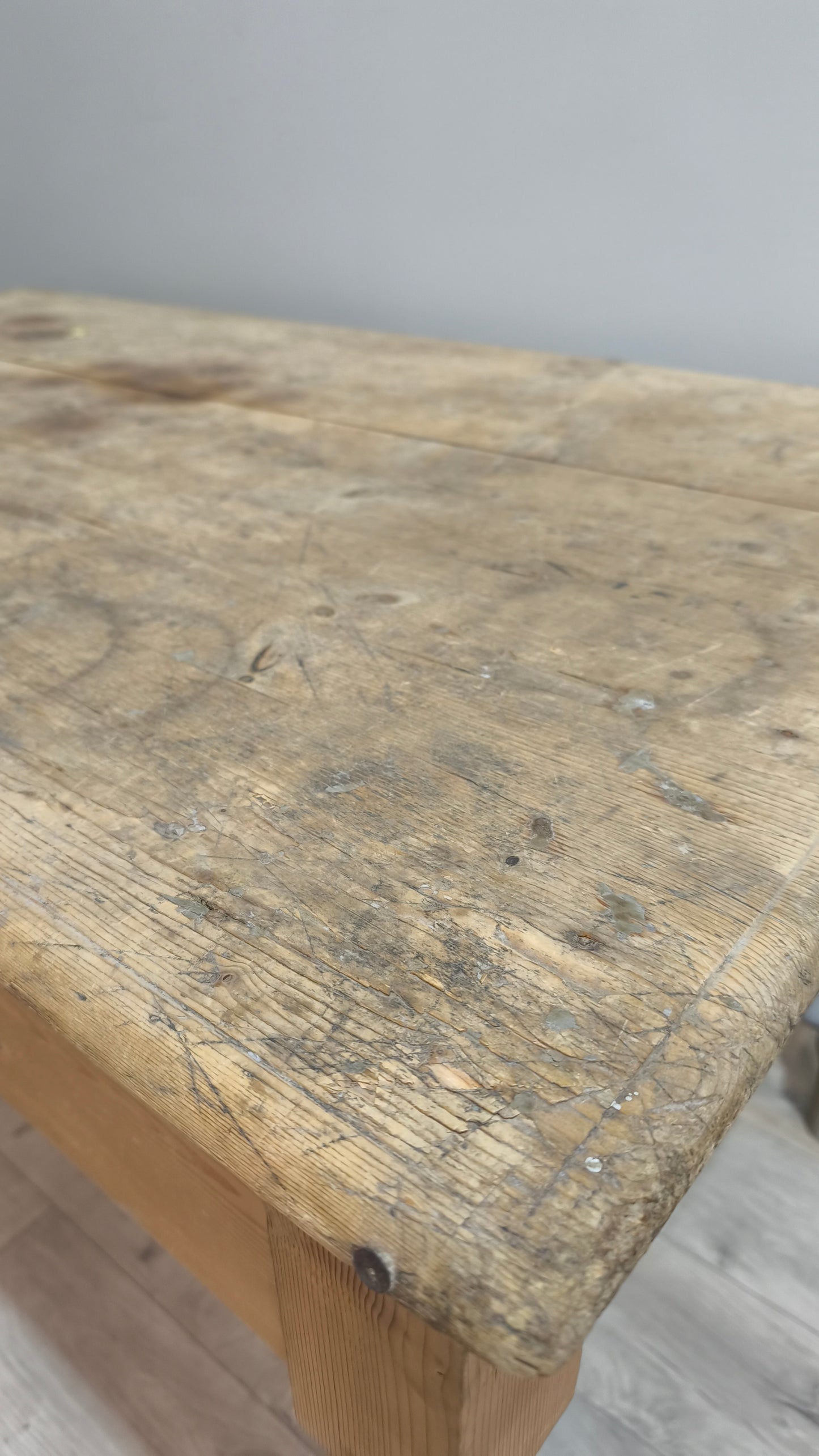 86692 Tavolo rustico in legno massello