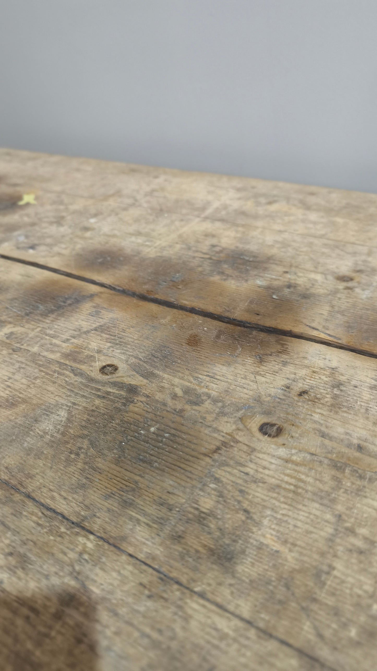 86692 Tavolo rustico in legno massello