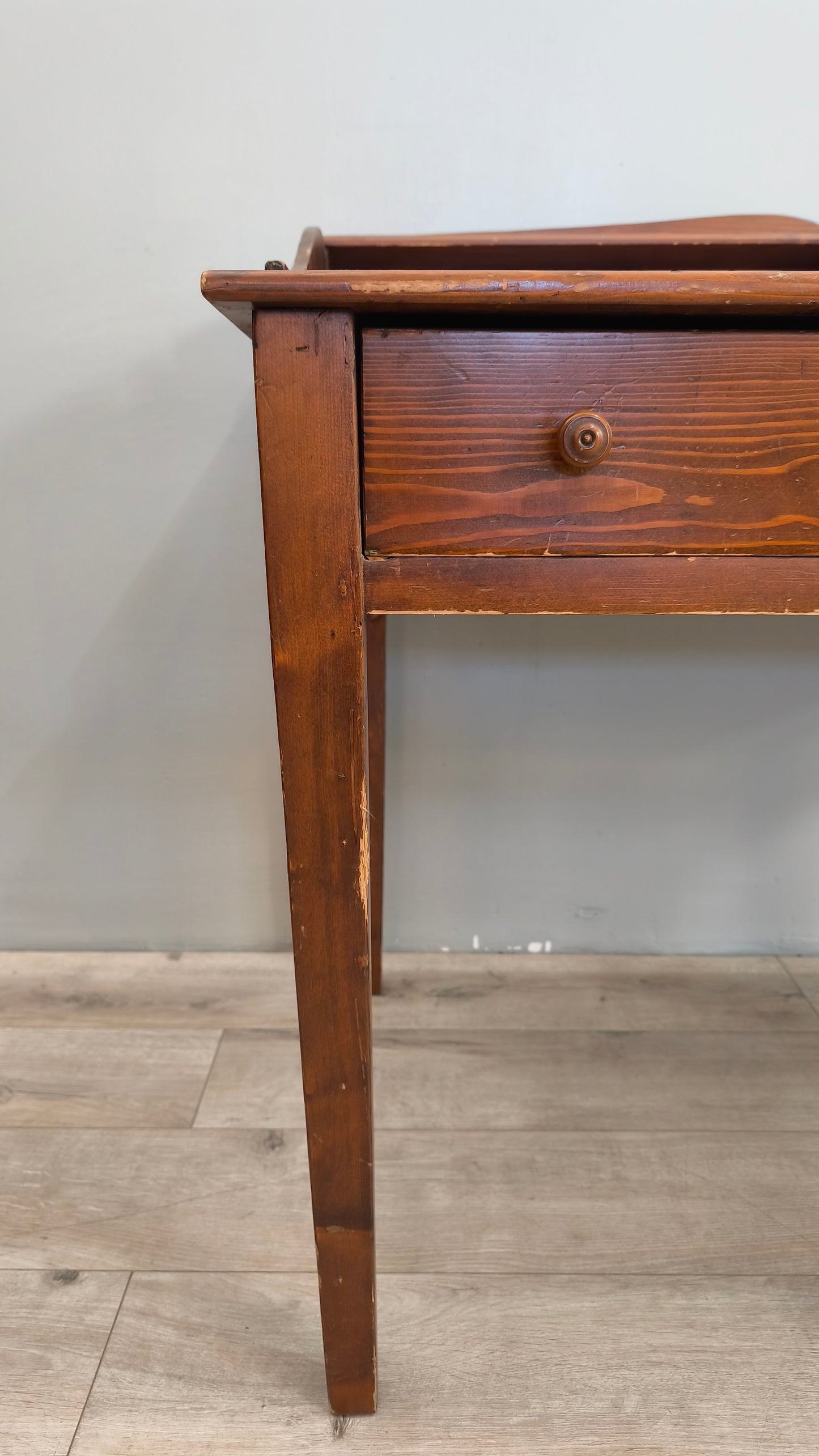 86659 Scrittoio in legno con cassetto frontale