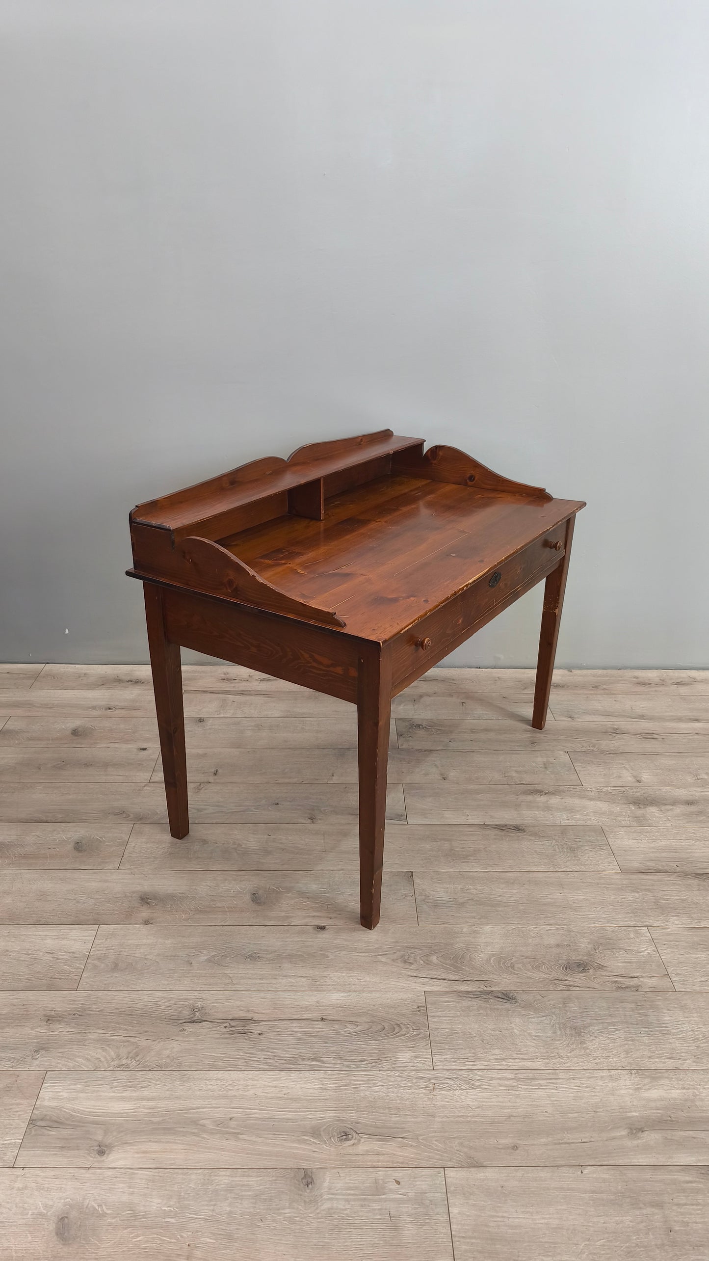 86659 Scrittoio in legno con cassetto frontale