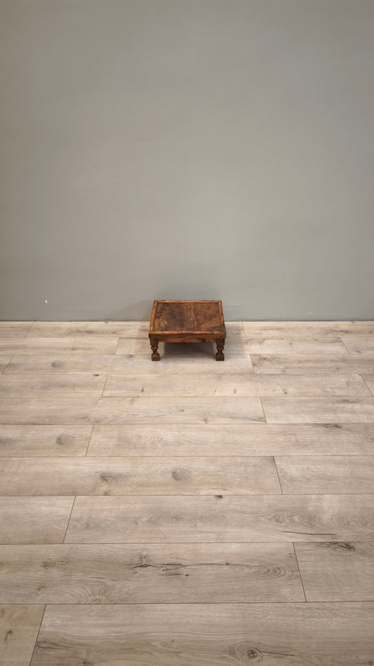 86666 Tavolino etnico in legno