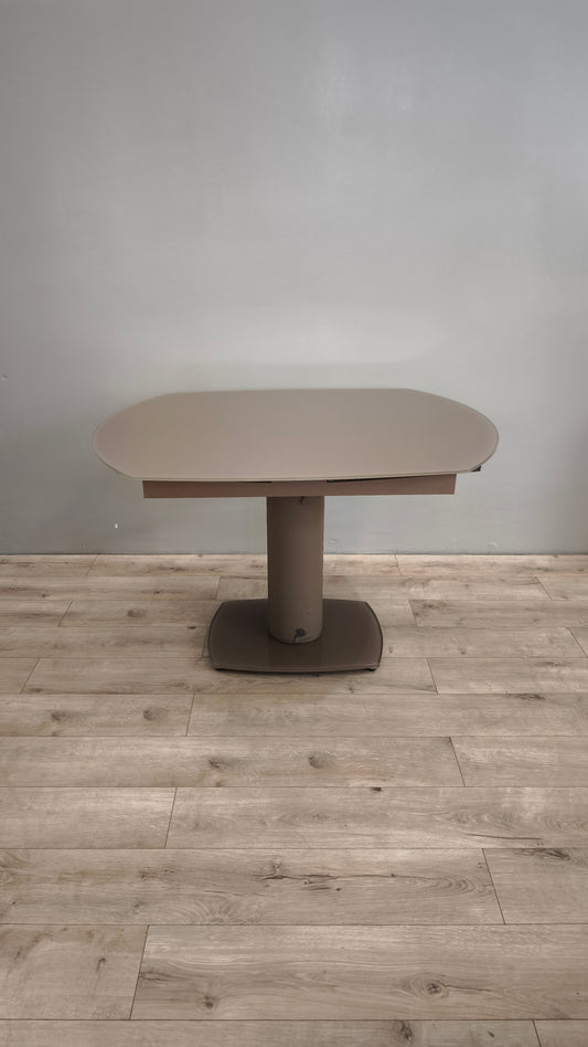 86579 Tavolo ovale allungabile in ferro con piano in vetro