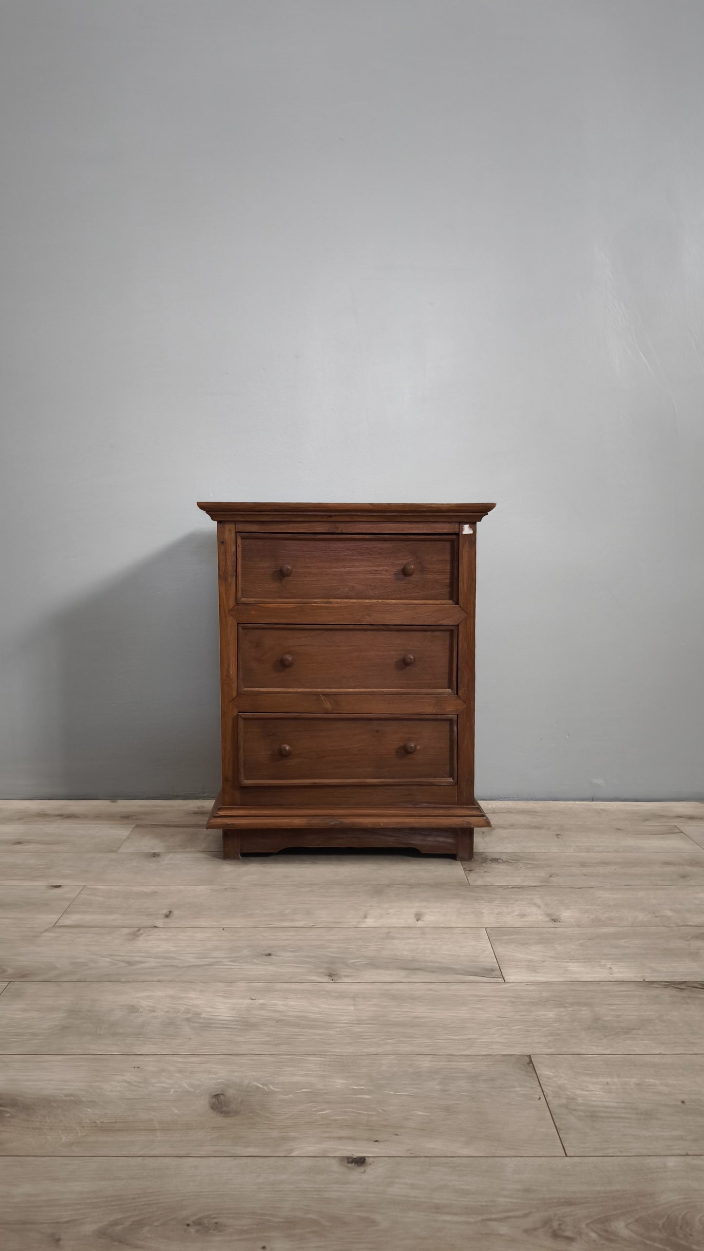 86792 Cassettiera in legno di teak tre cassetti