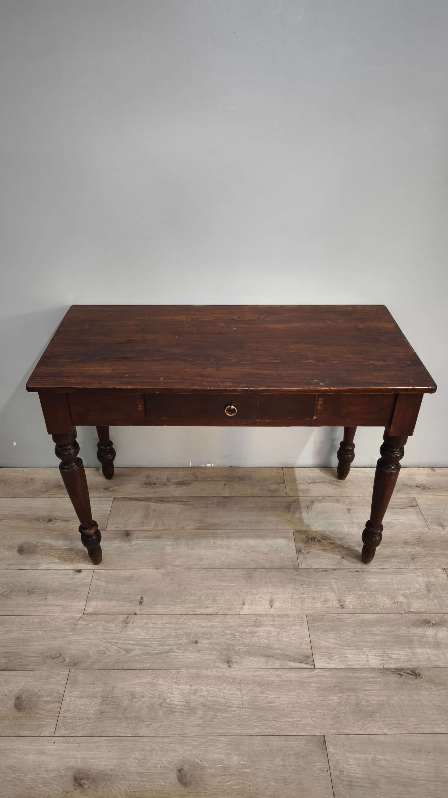 86843 Tavolo in legno con cassetto