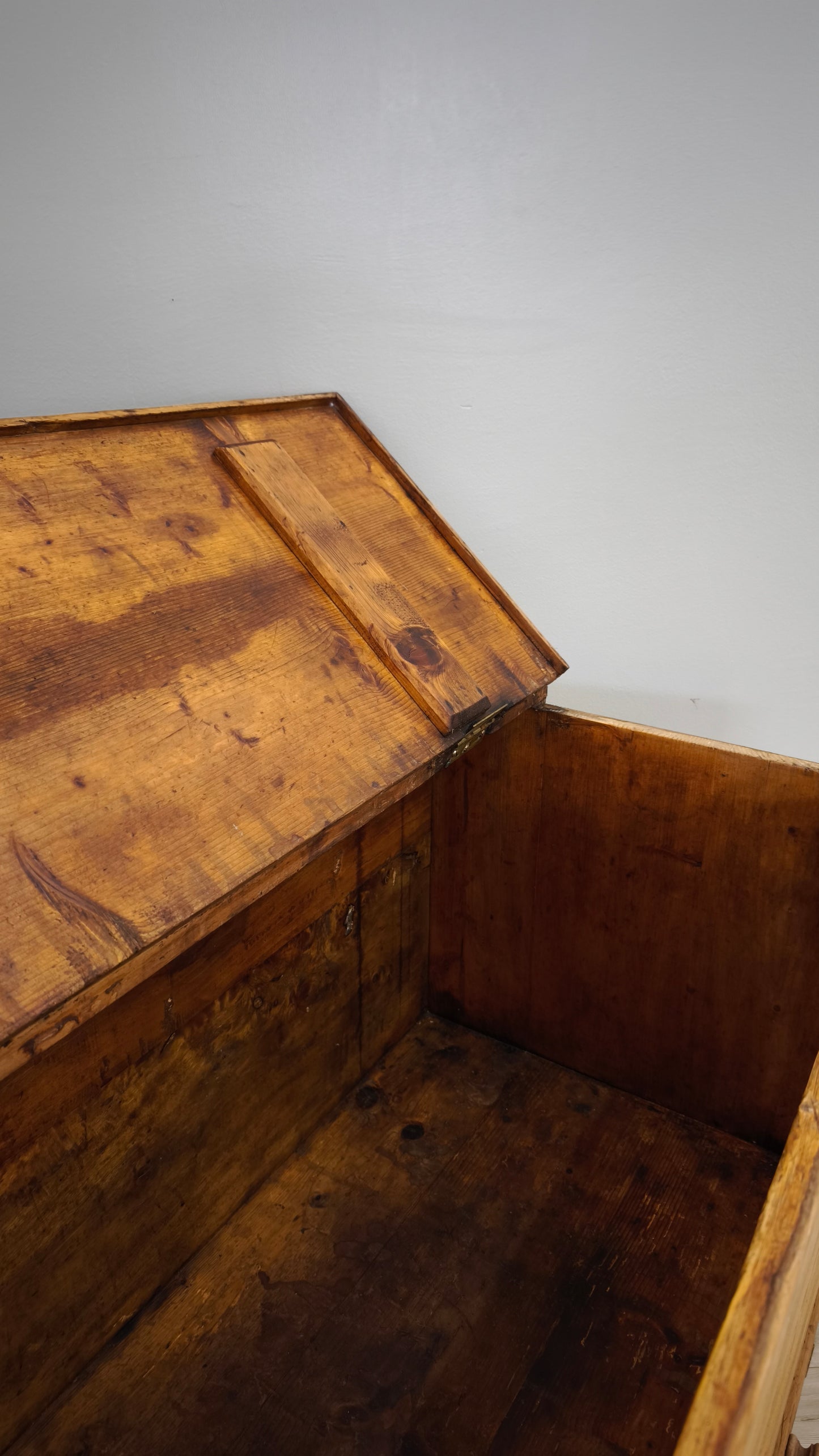 86845 Madia rustica in legno