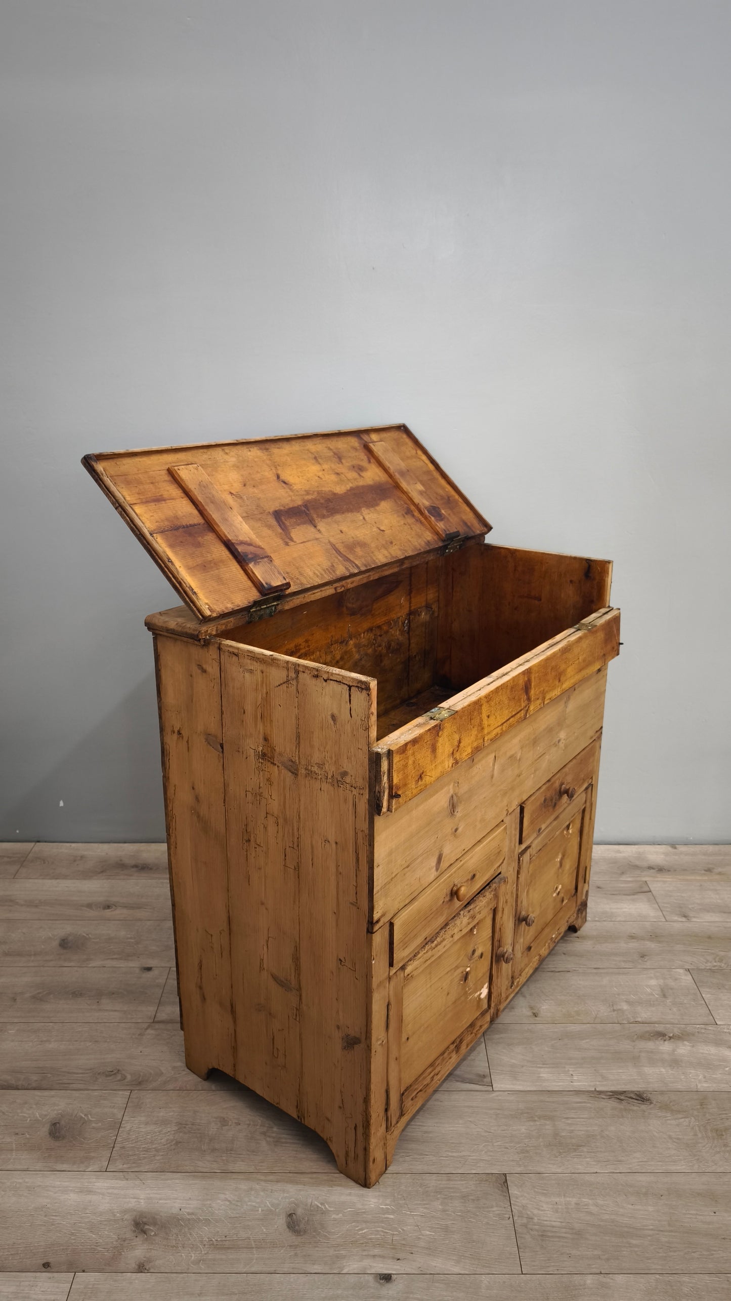 86845 Madia rustica in legno