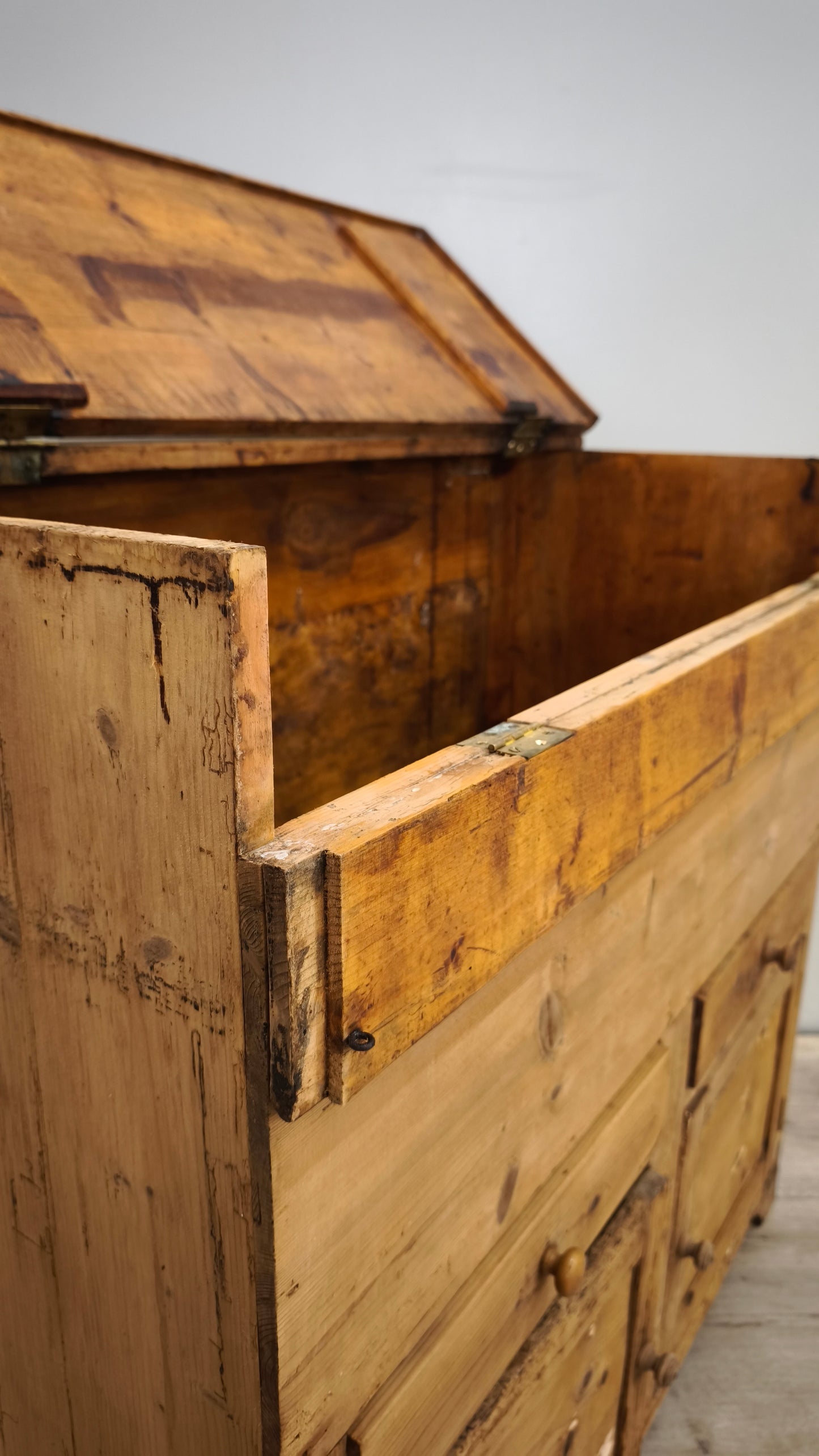 86845 Madia rustica in legno