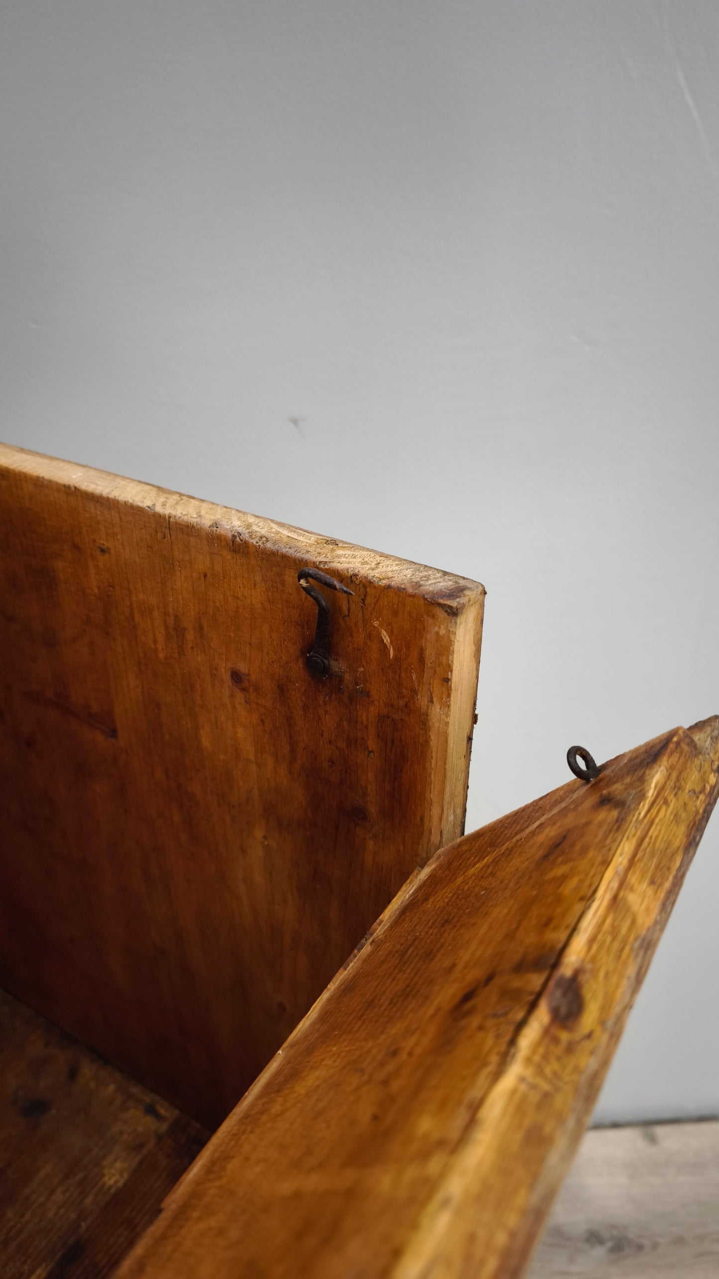 86845 Madia rustica in legno