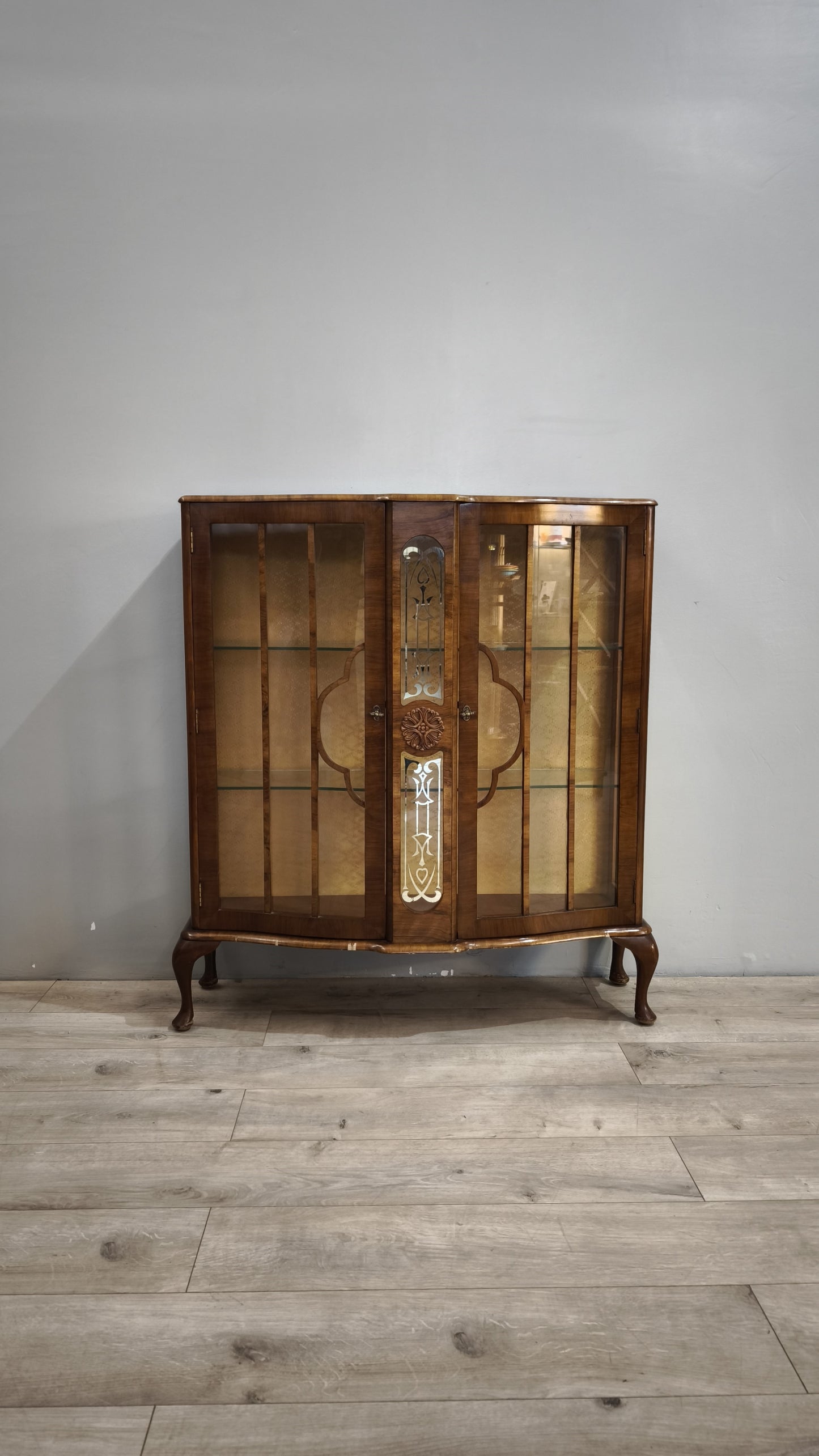 86828 Vetrina bassa due ante