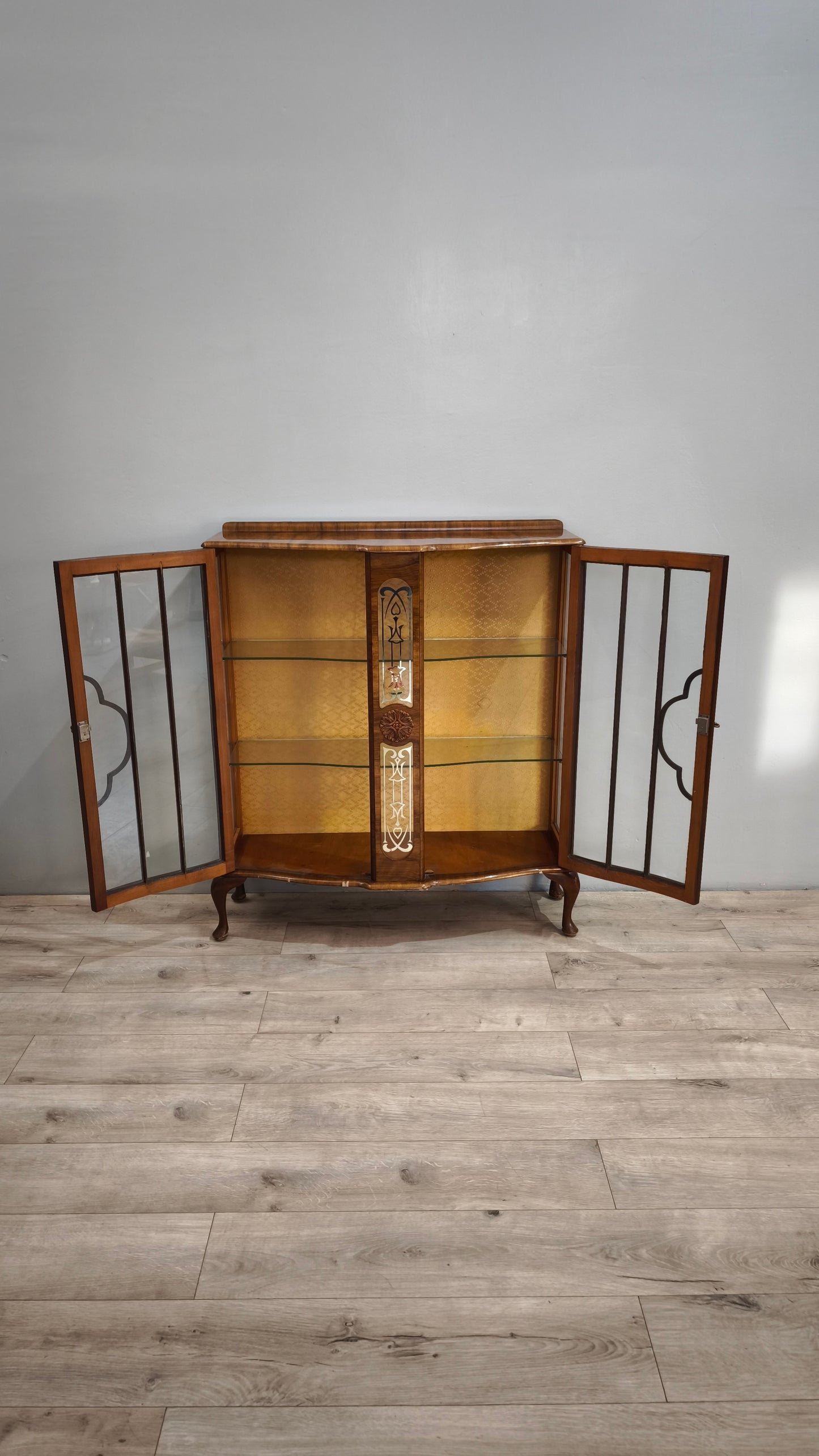 86828 Vetrina bassa due ante