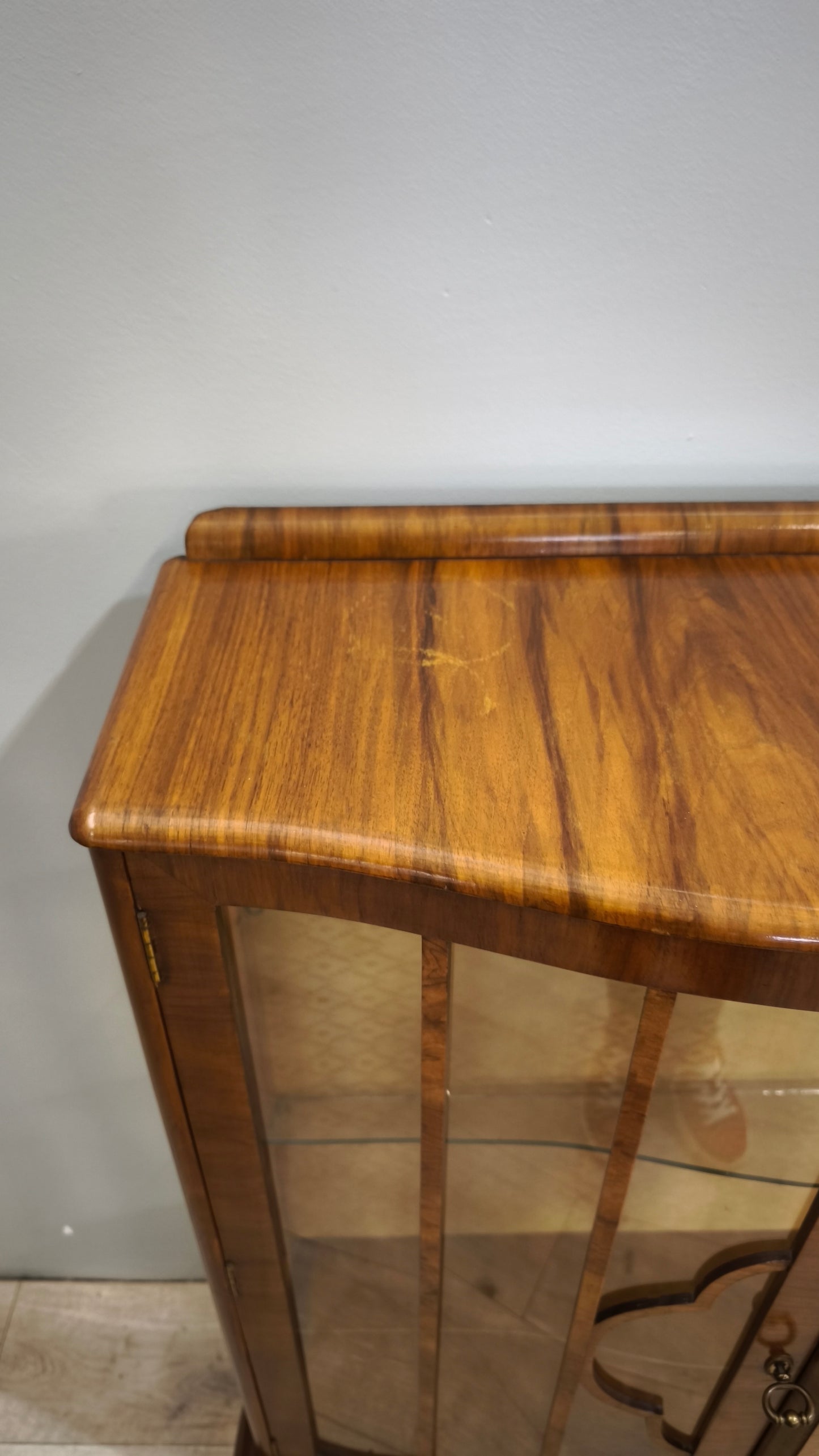 86828 Vetrina bassa due ante