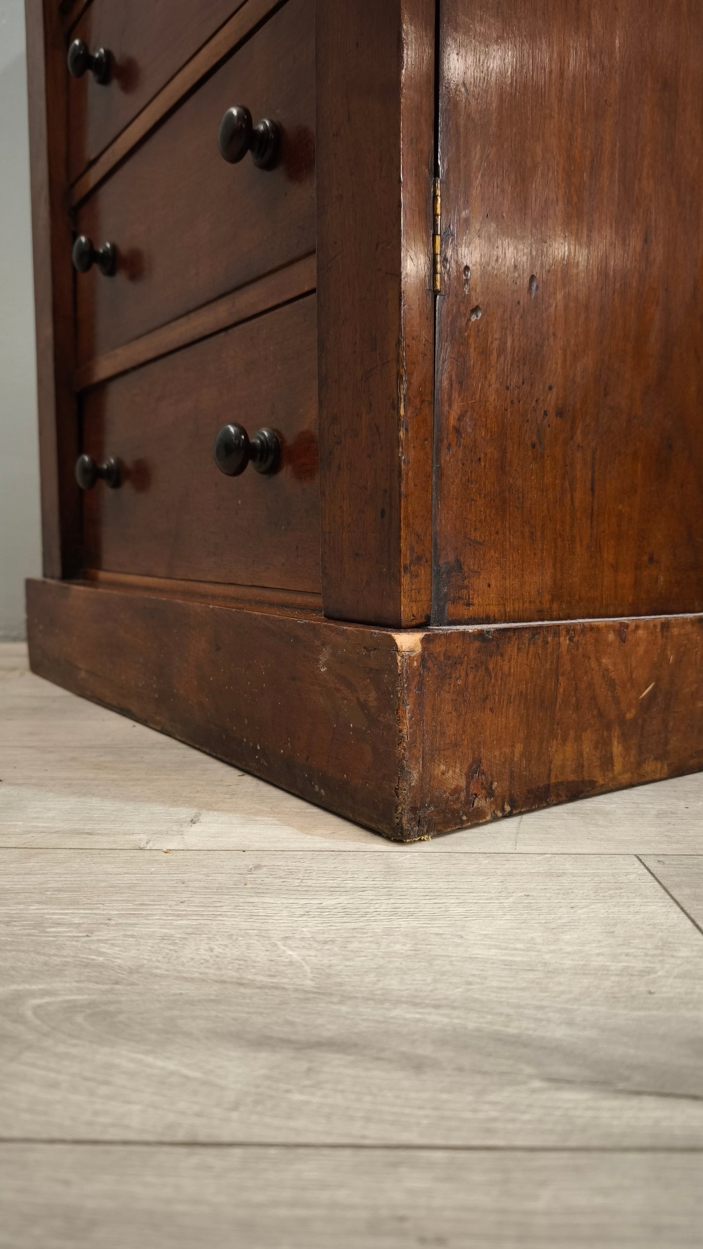 86862 Cassettiera inglese in legno