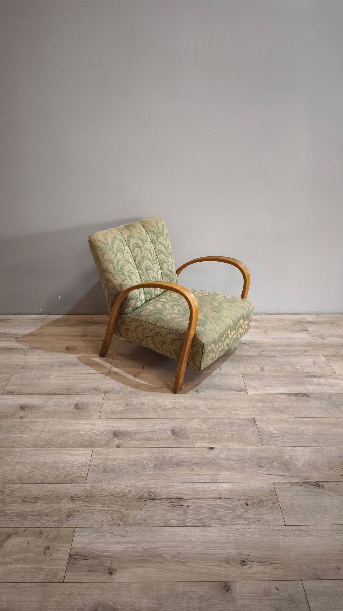 86881 Poltrona déco con struttura in legno e tappezzeria verde