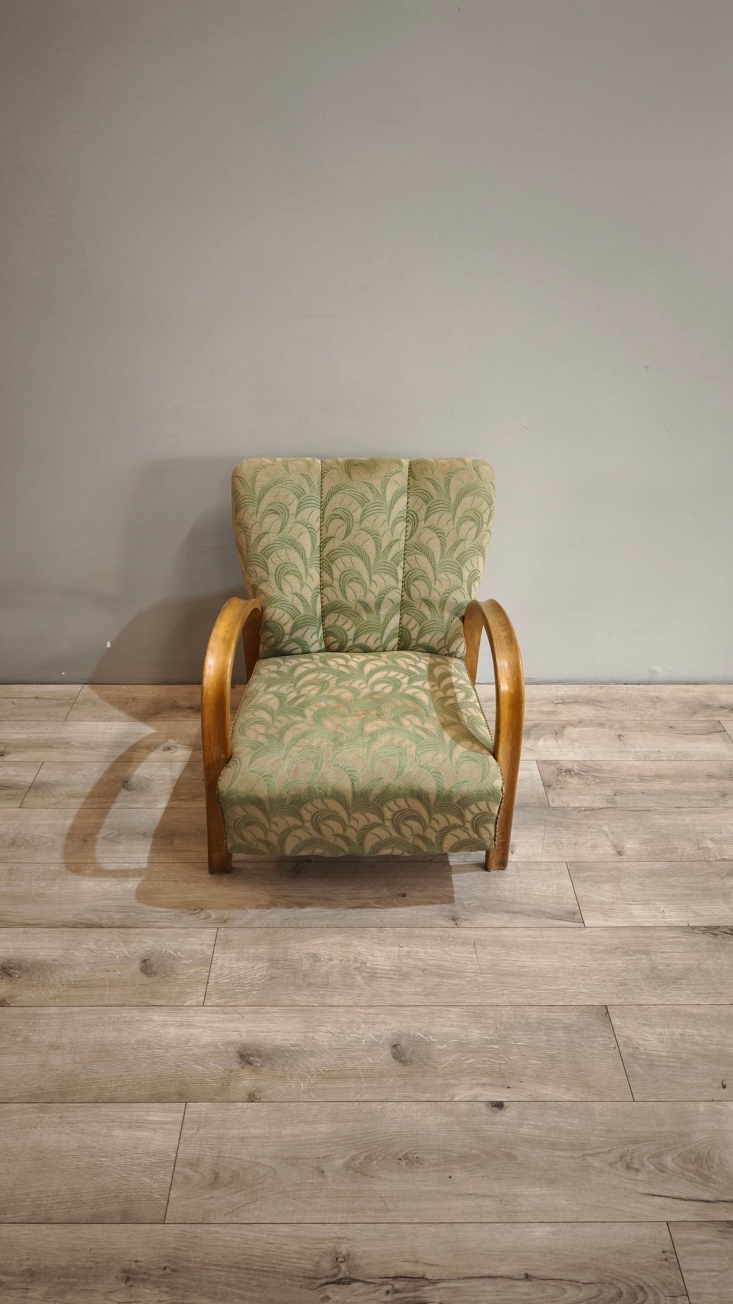 86881 Poltrona déco con struttura in legno e tappezzeria verde