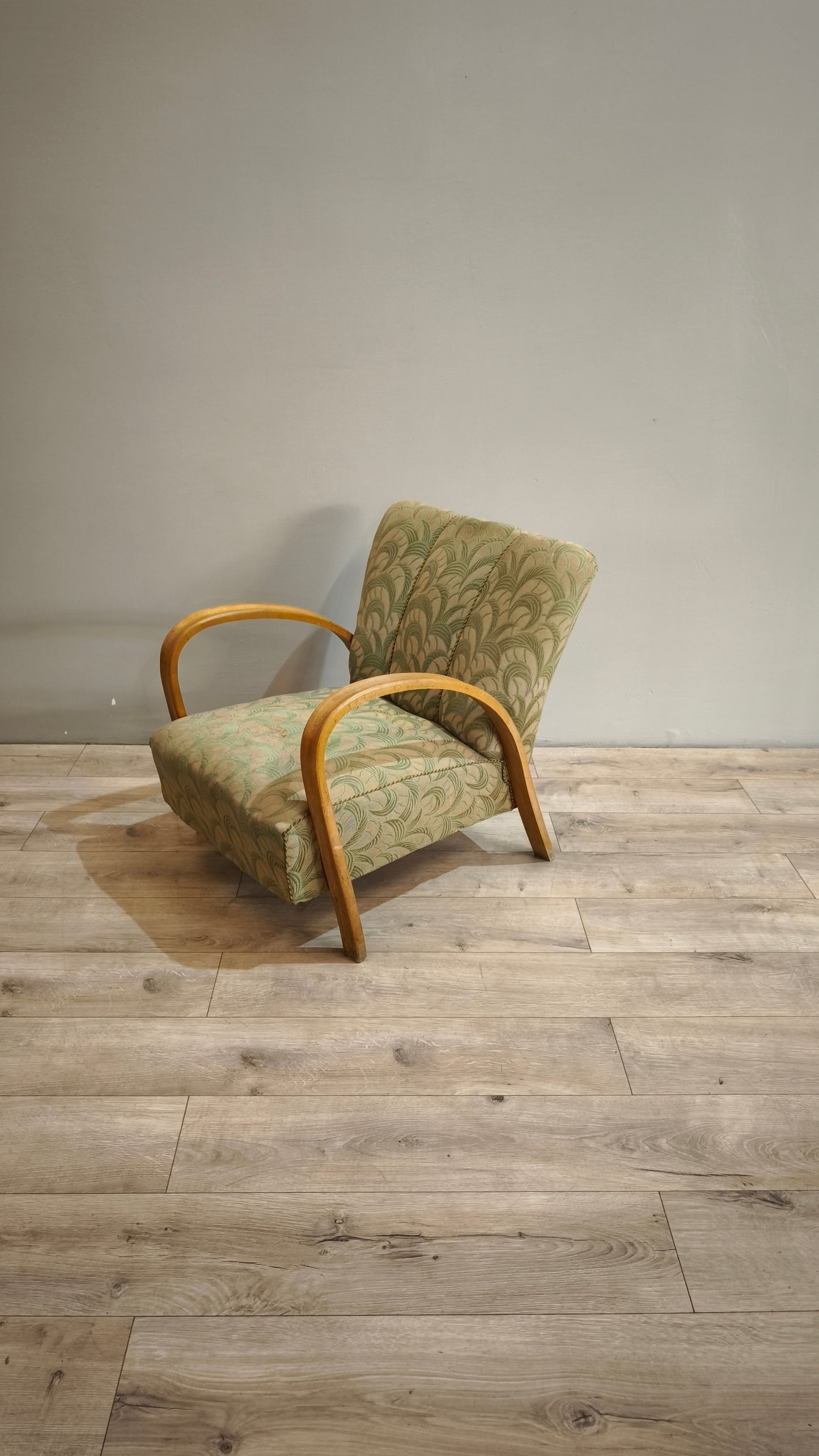 86881 Poltrona déco con struttura in legno e tappezzeria verde